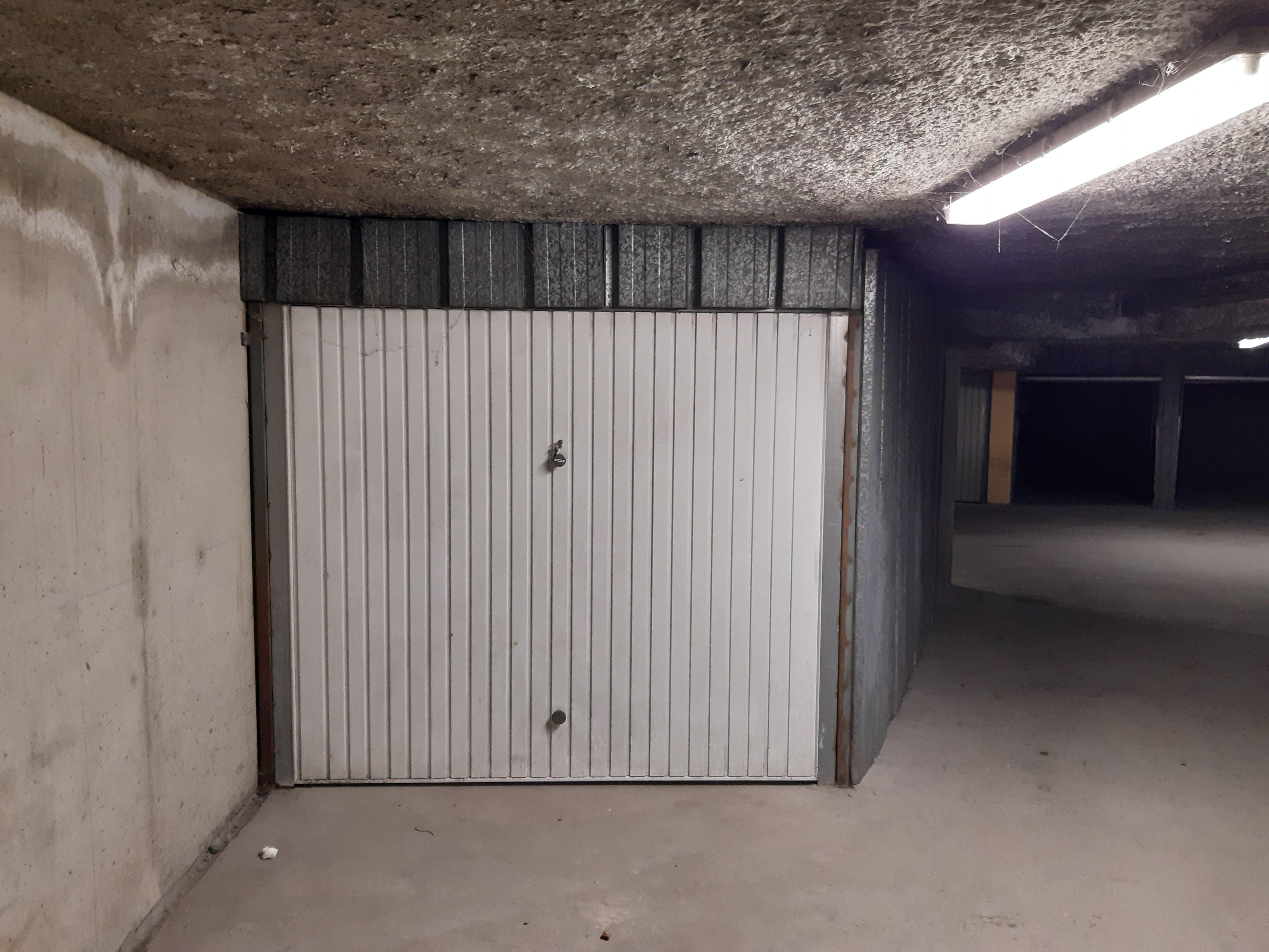 Garage à louer / Amilly