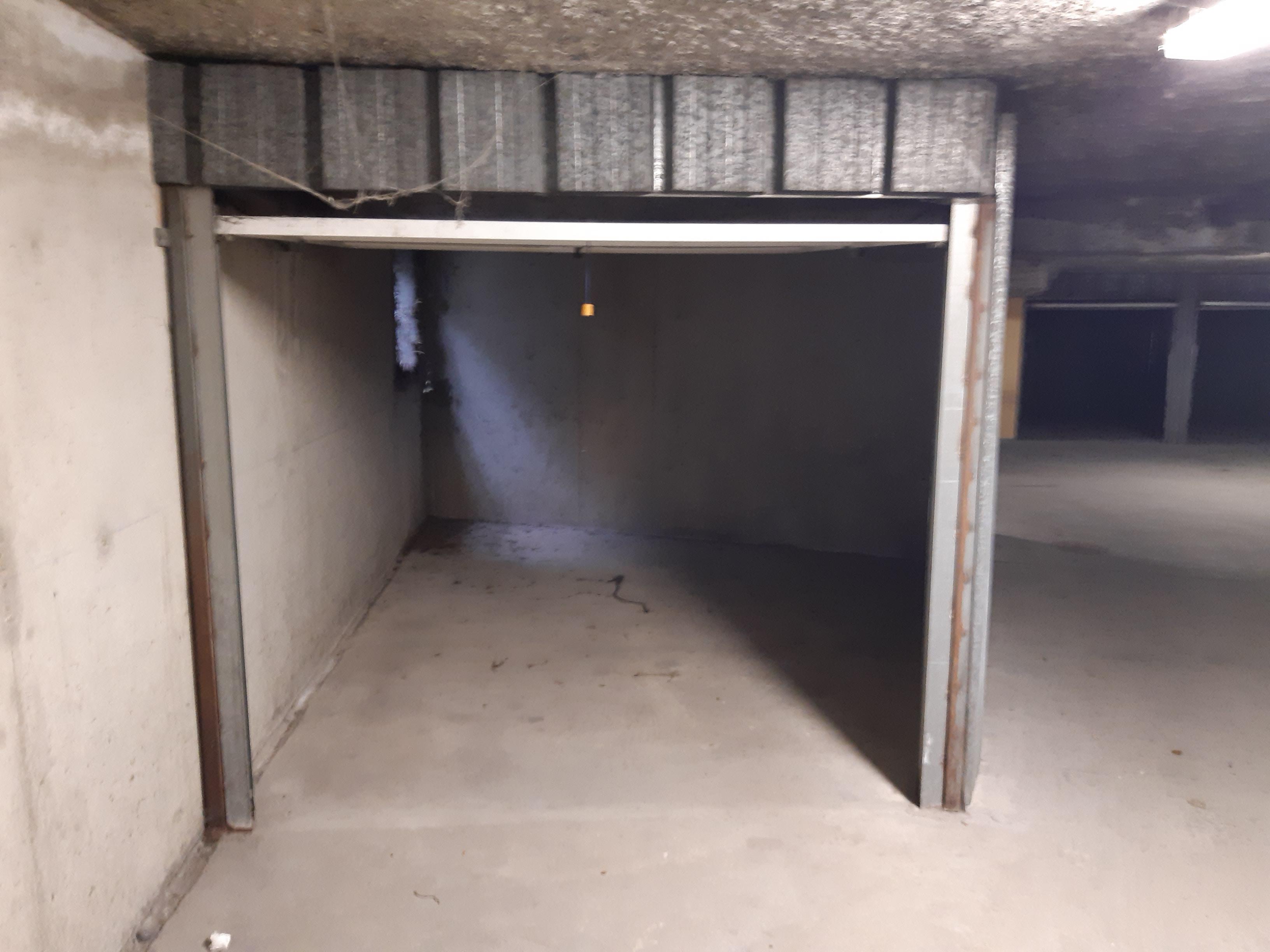 Garage à louer / Amilly