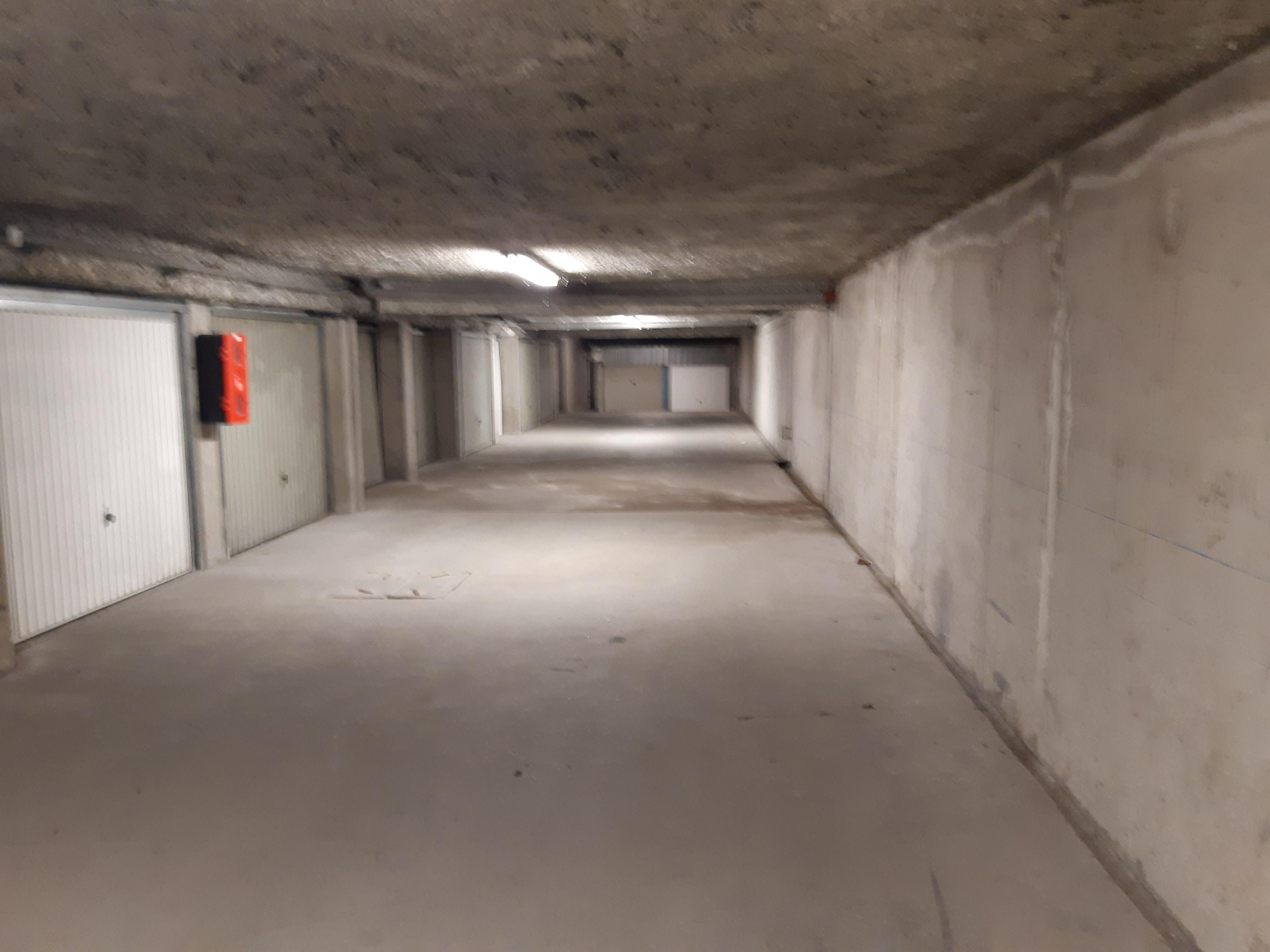 Garage à louer / Amilly