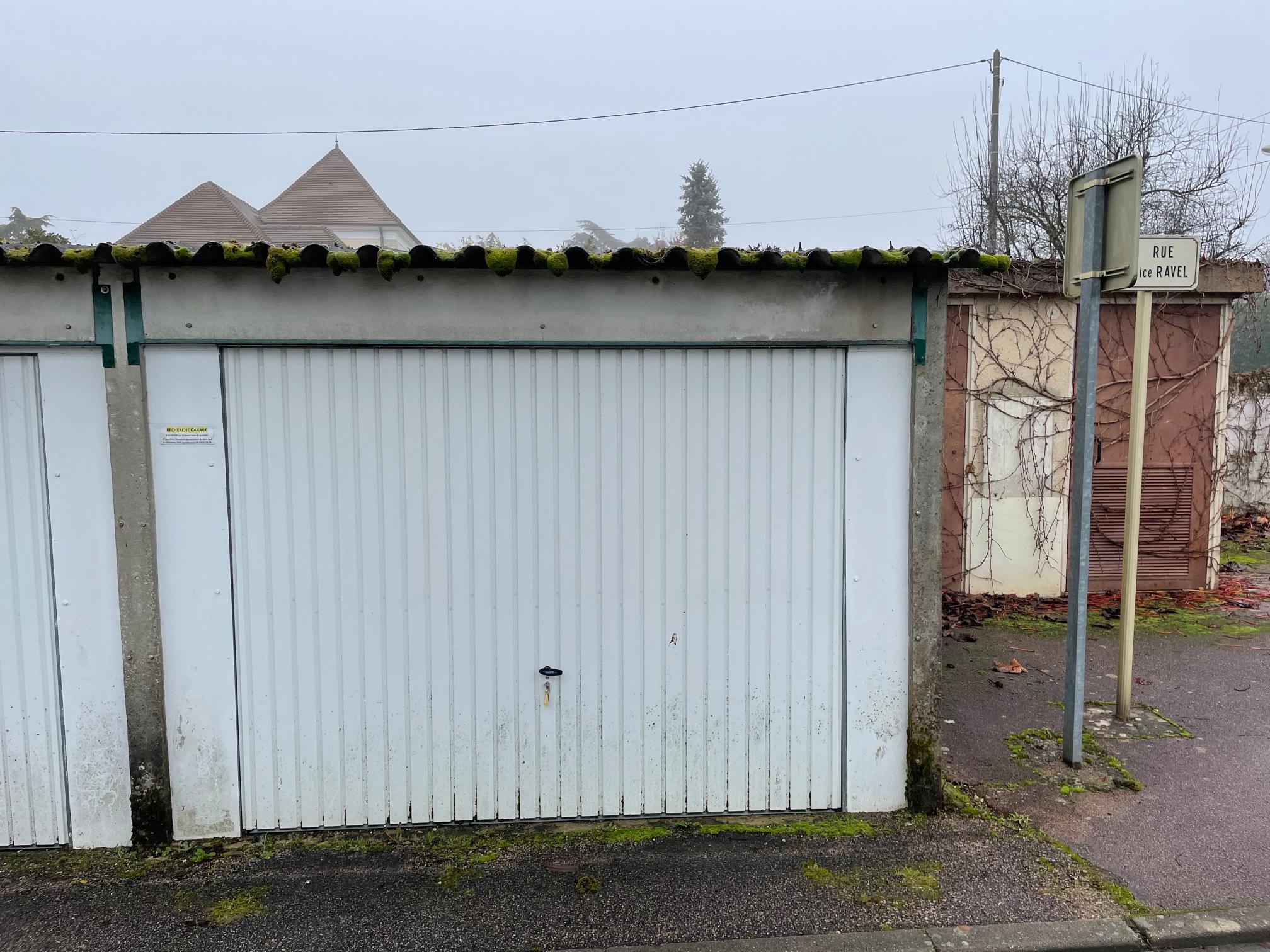Box de stockage / garage à Amilly