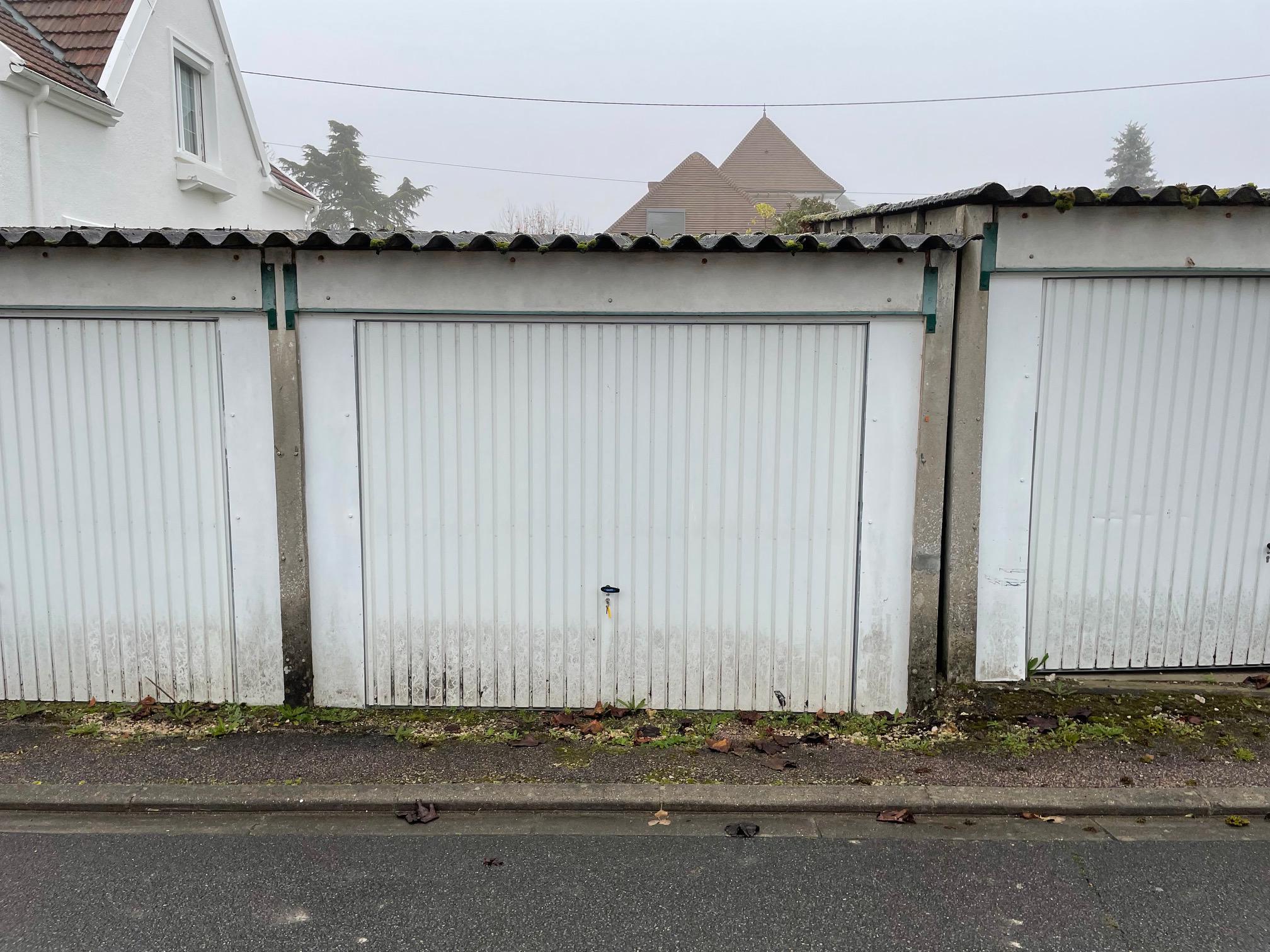 Garage / stockage à Amilly