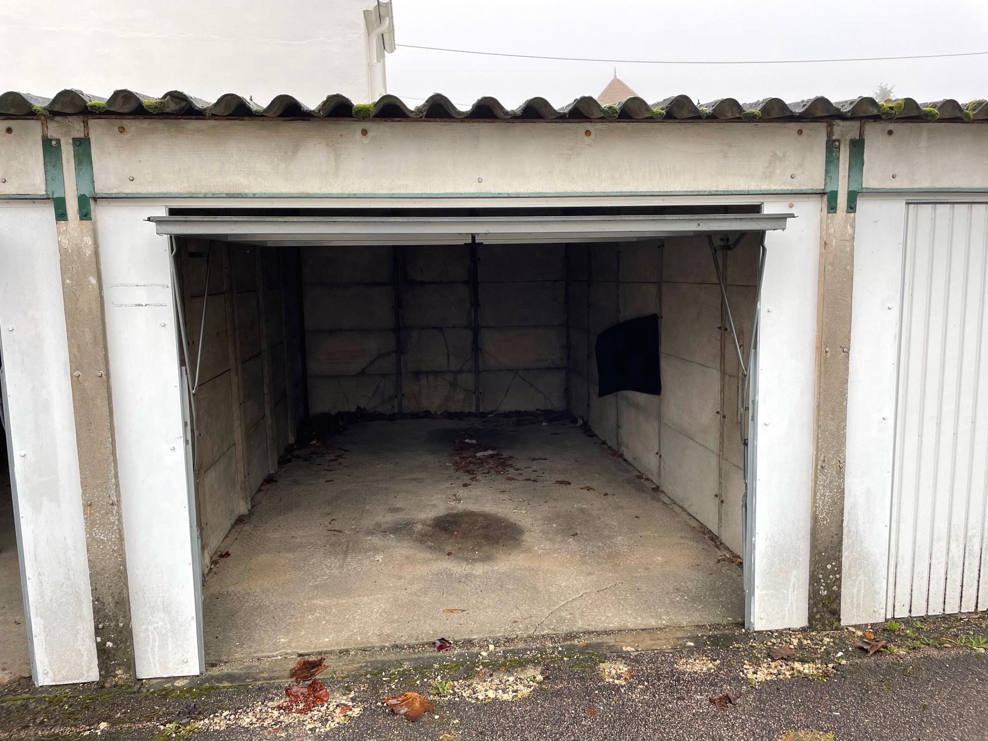 Garage / stockage à Amilly