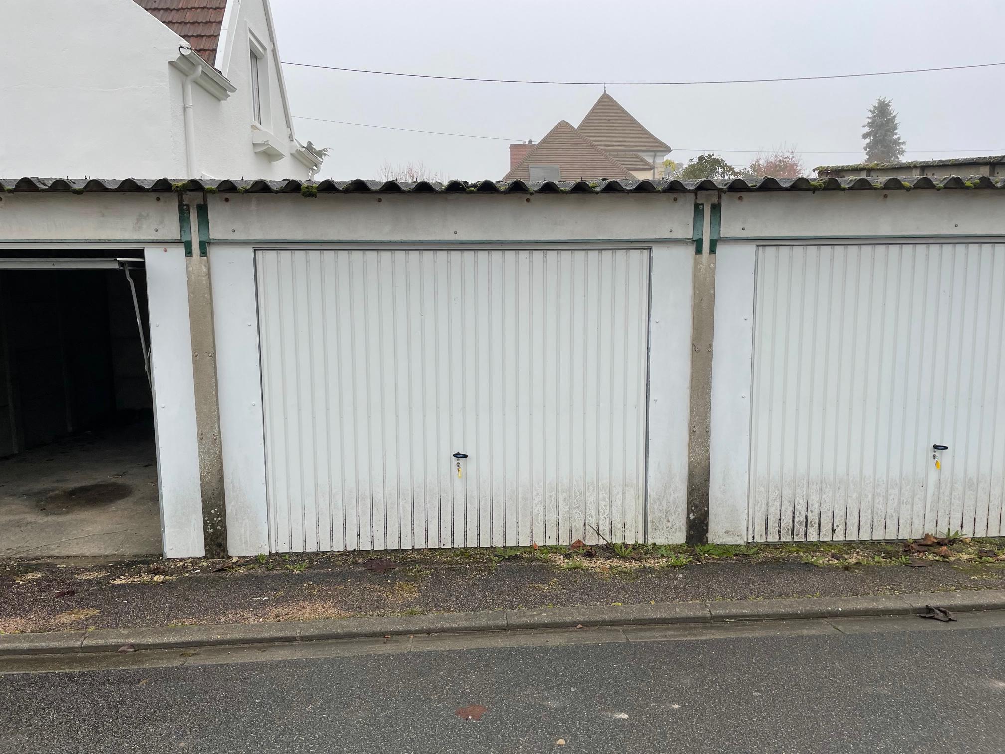 Amilly - garde meuble / garage à louer