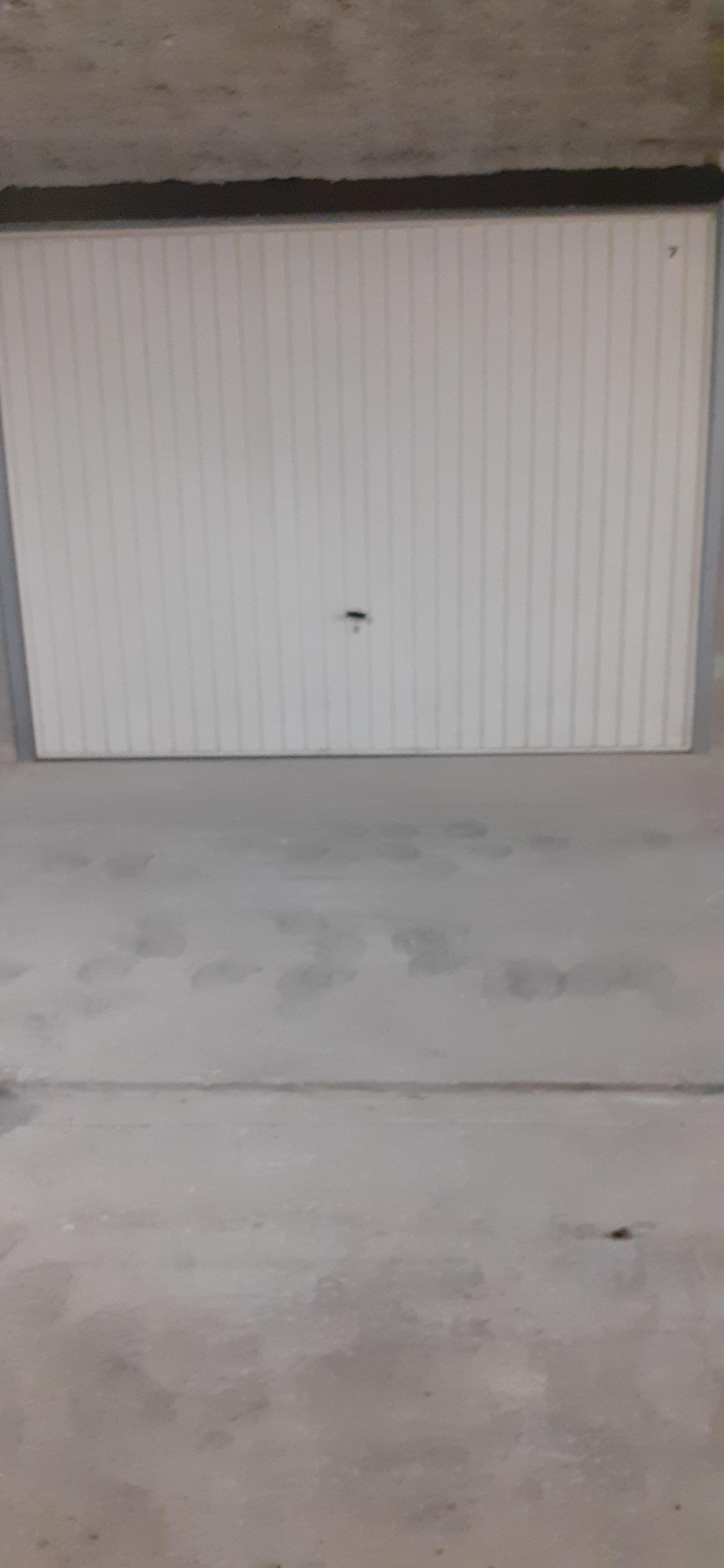 Garage à louer à Saint-Denis-en-Bugey