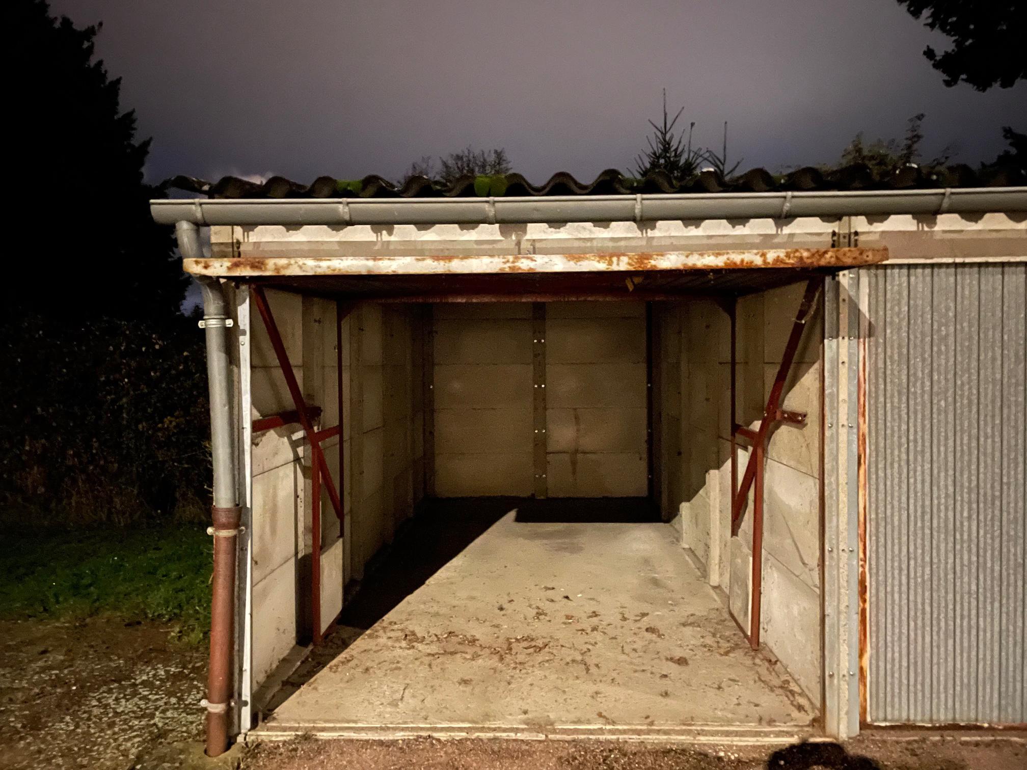 Garage / garde meuble à louer