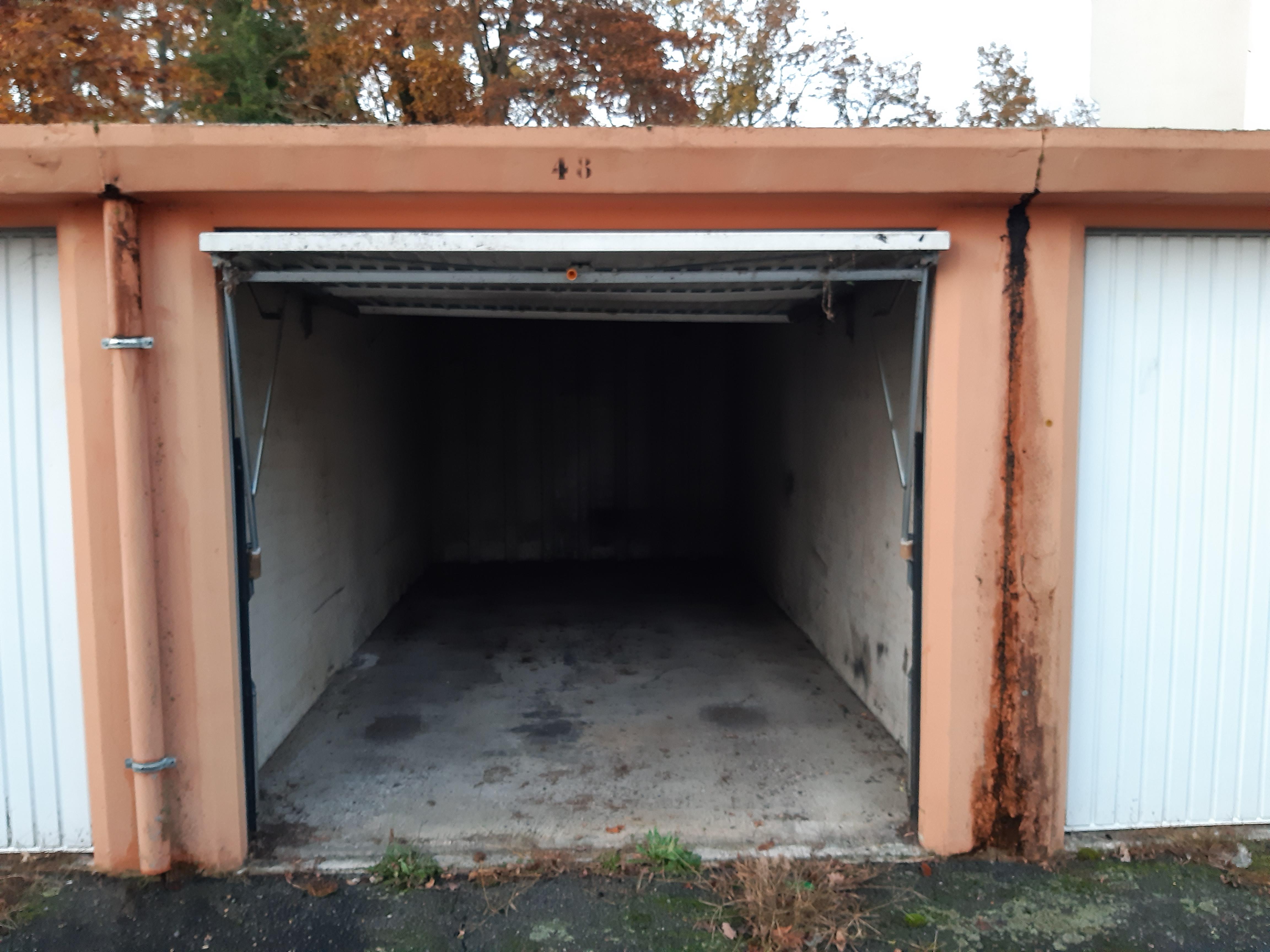garage / box de stockage à louer