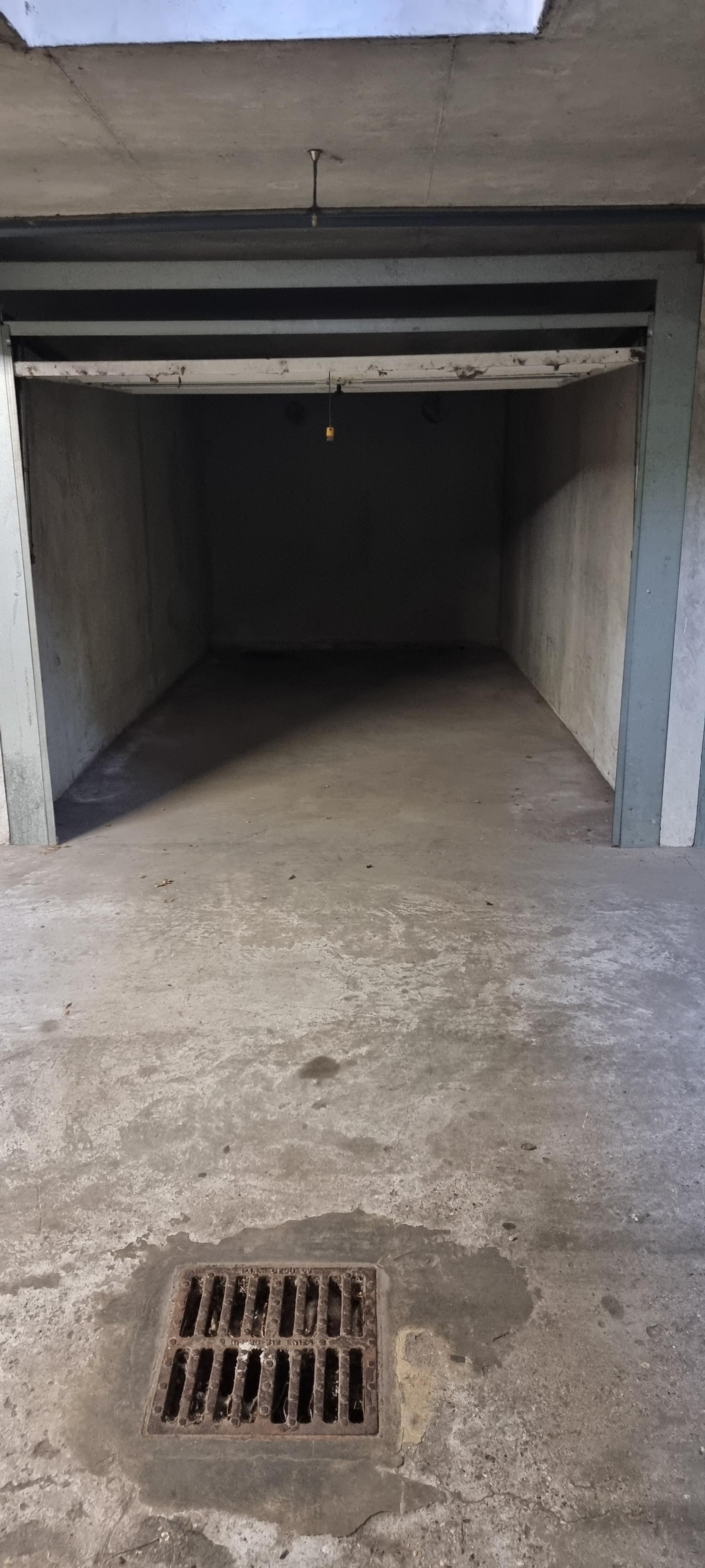 Garage / Verneuil-sur-Seine