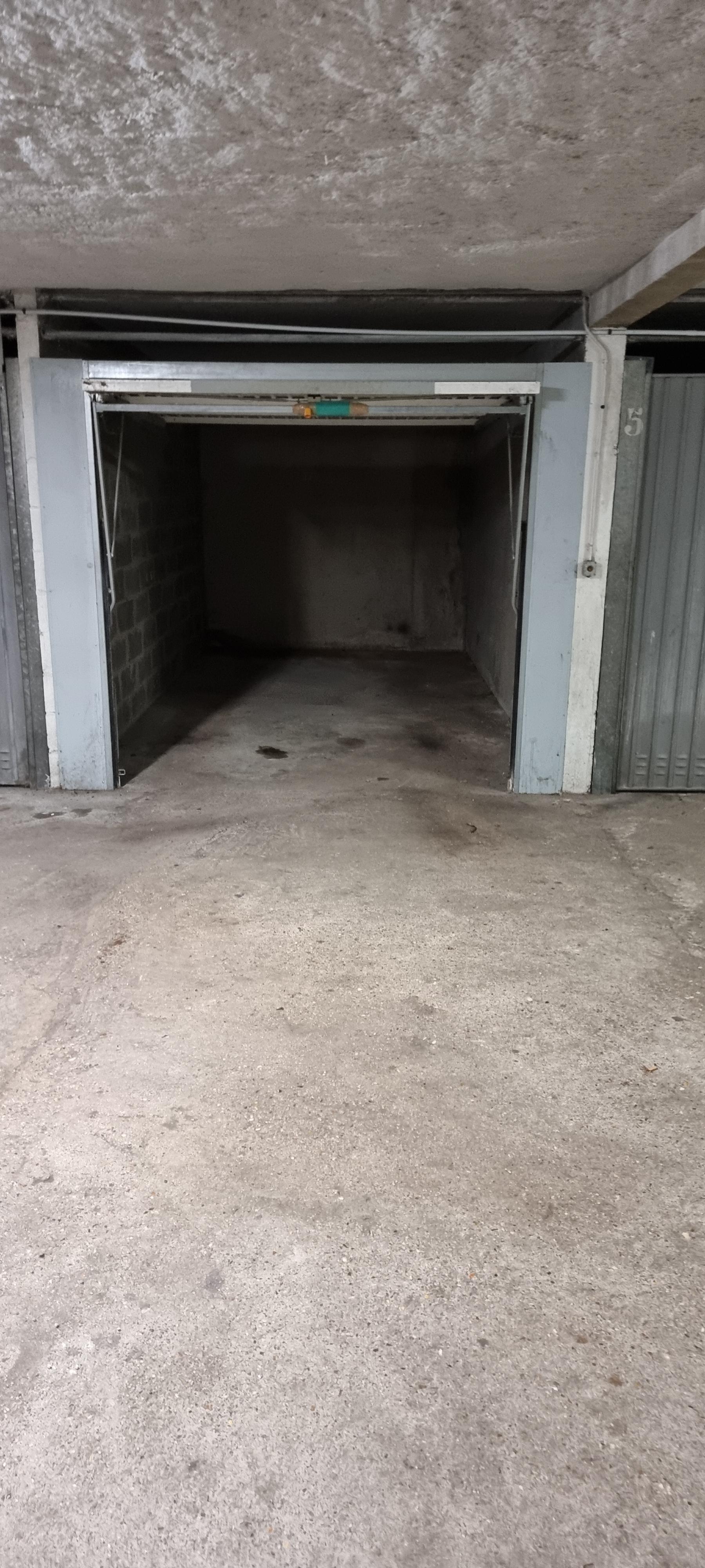 Garage à louer