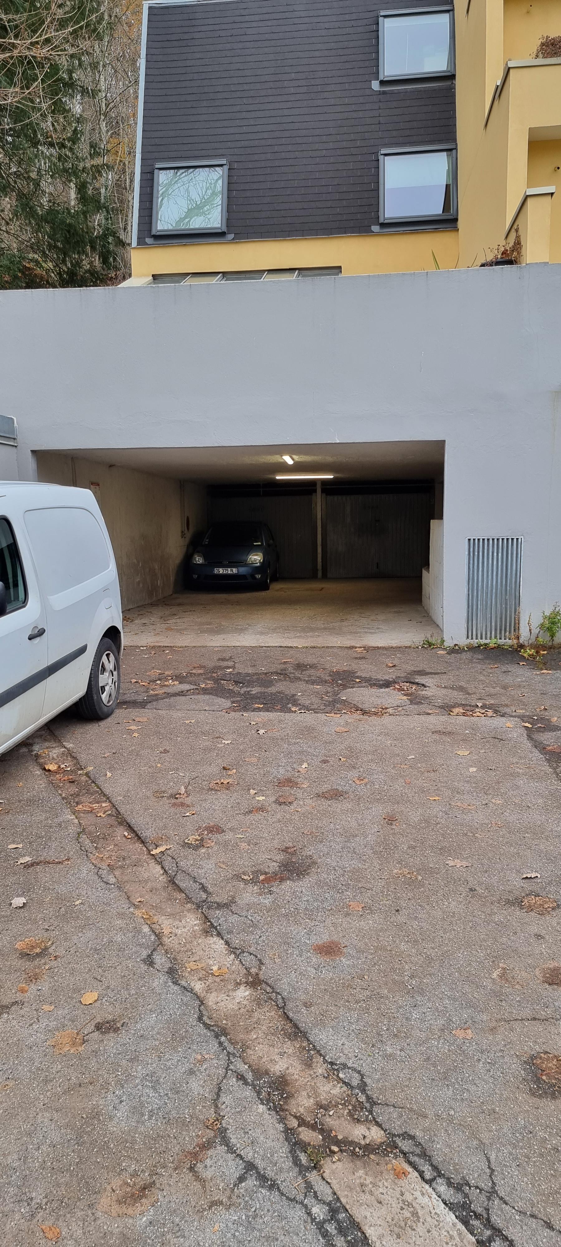 Garage à louer