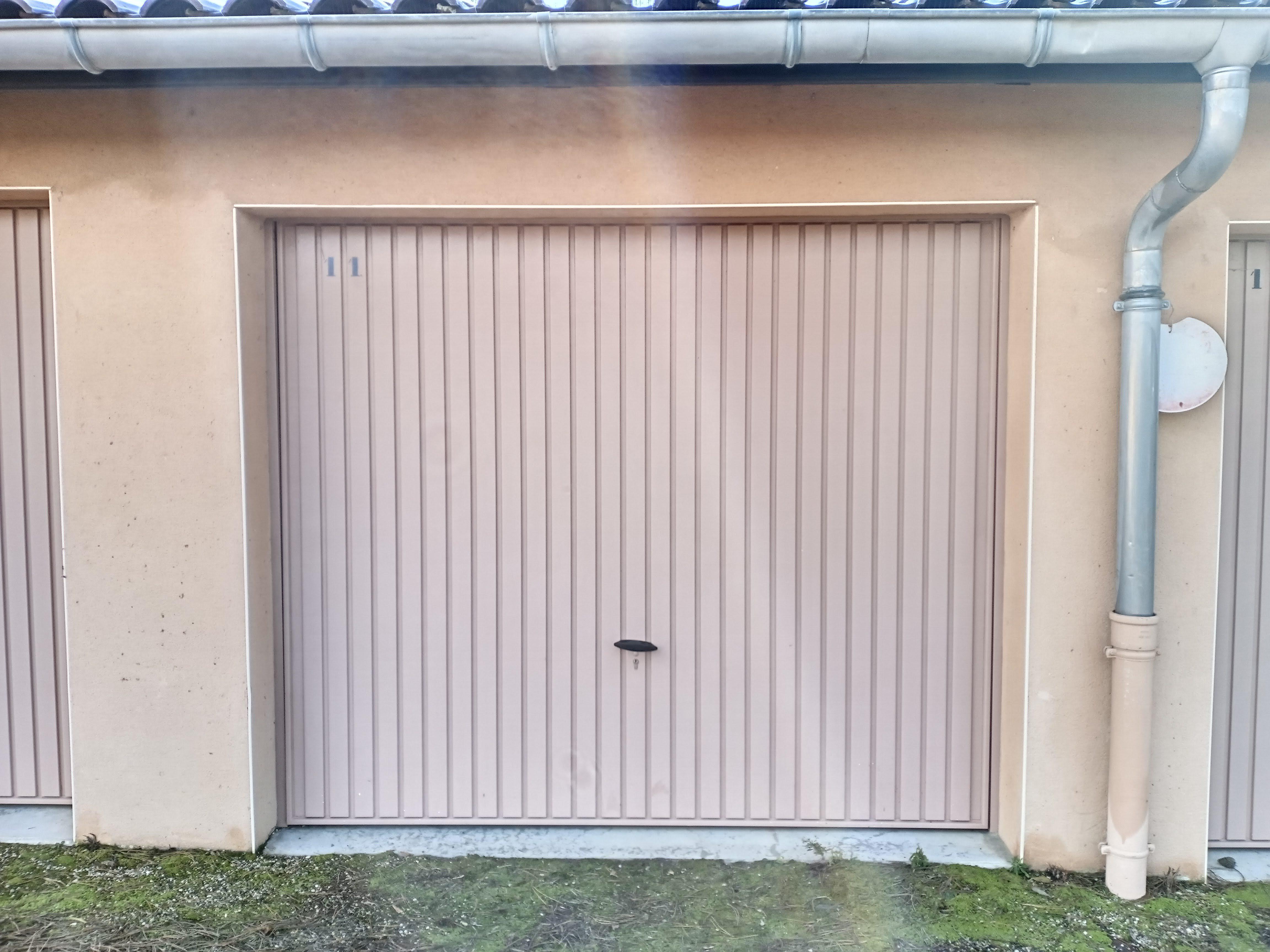 Garde meuble / garage à louer