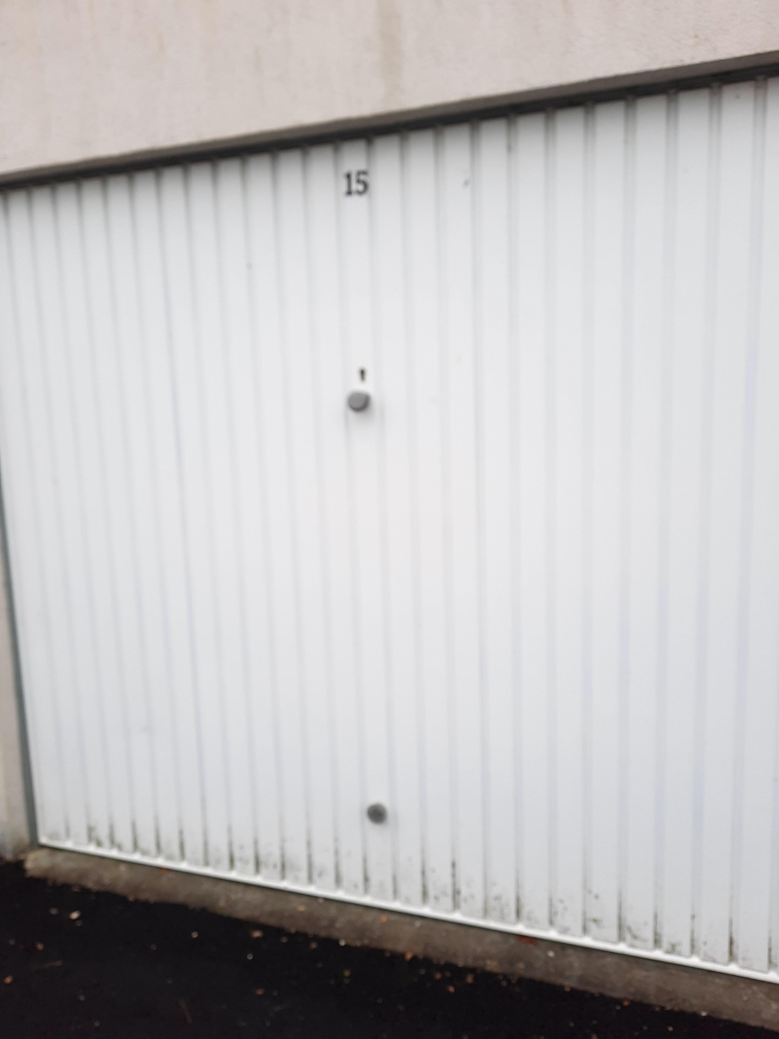 Garage / box de stockage à louer