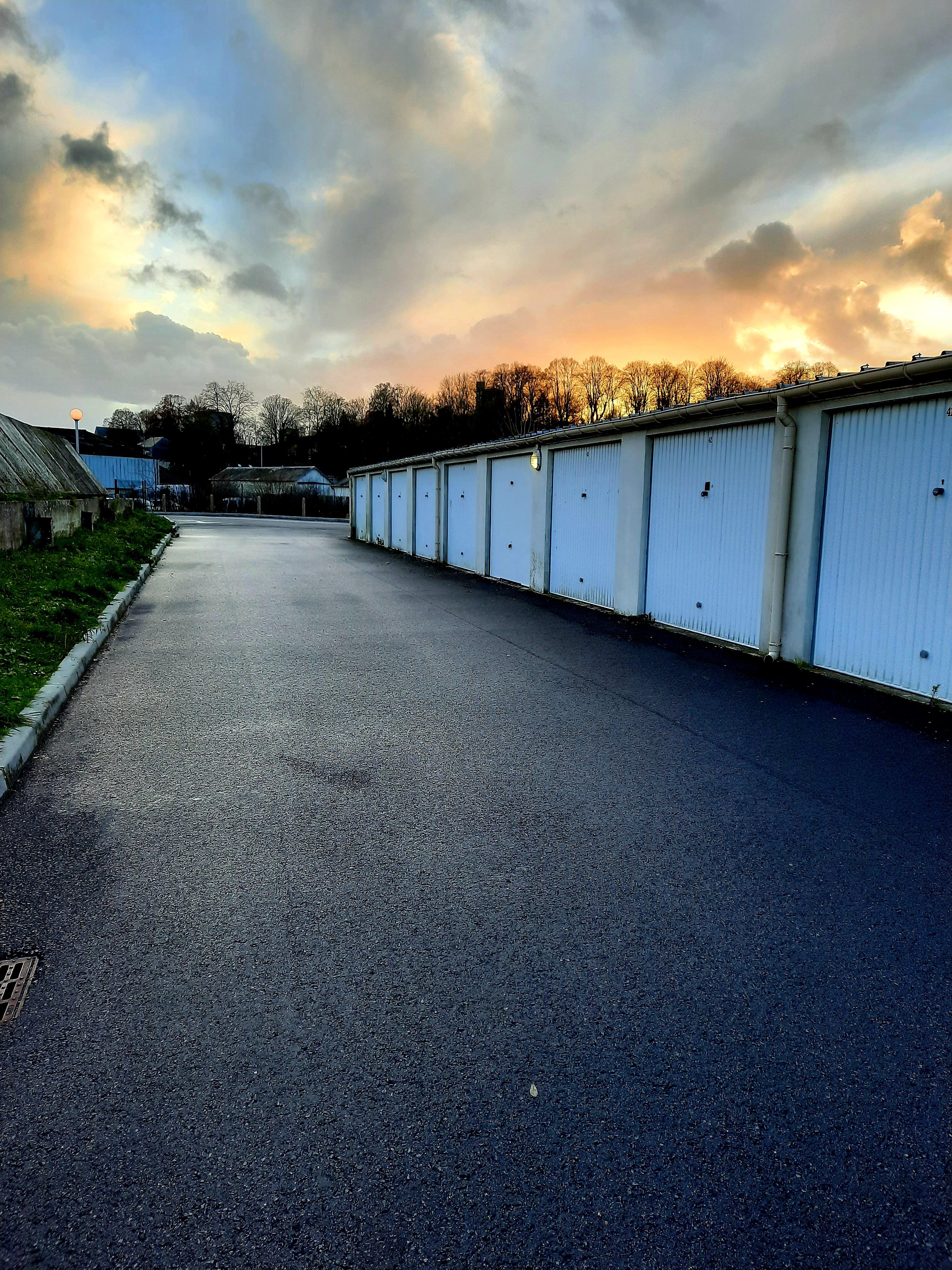 Garage / box de stockage à louer