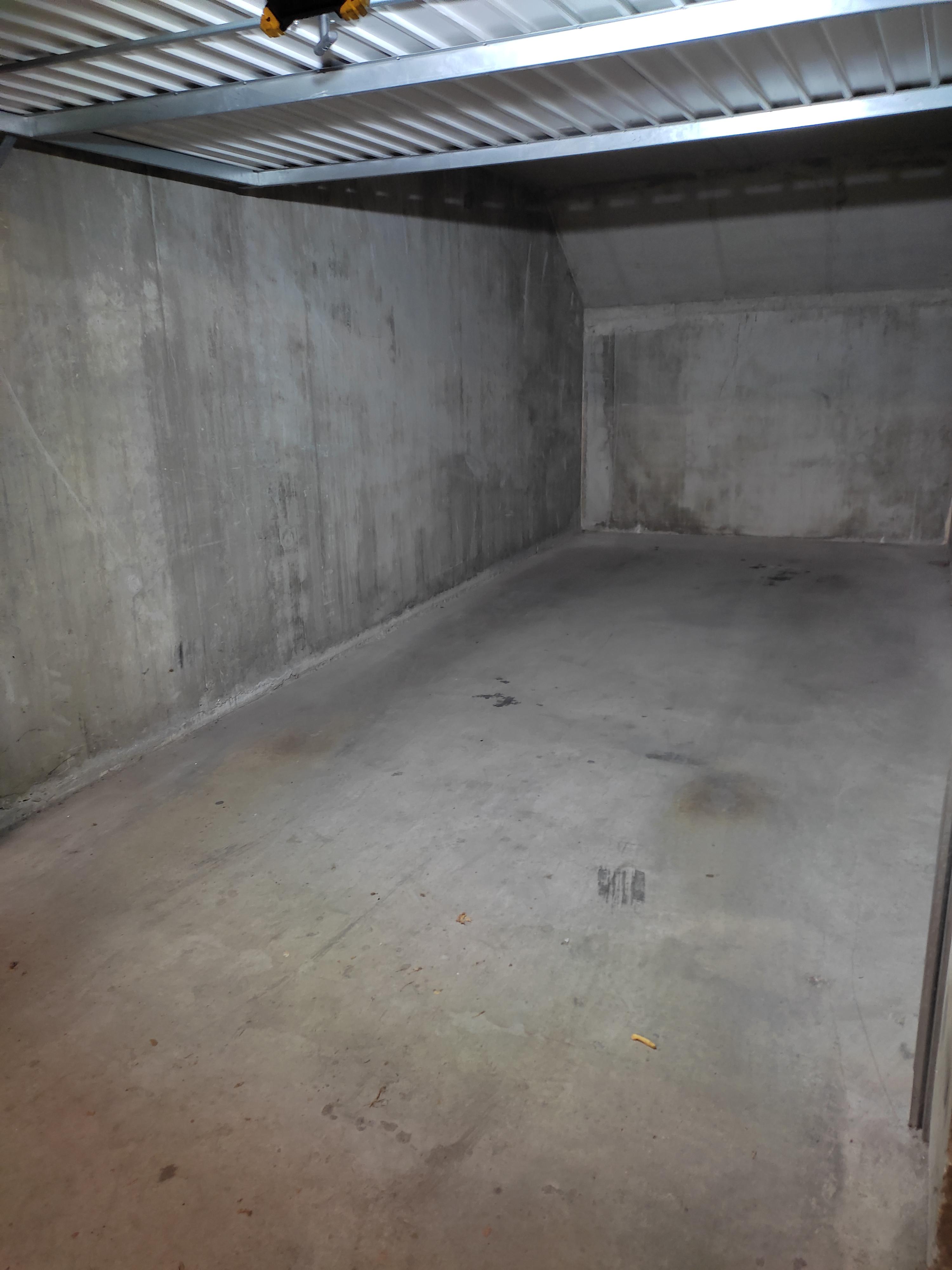 Garage fermé / Sationnement