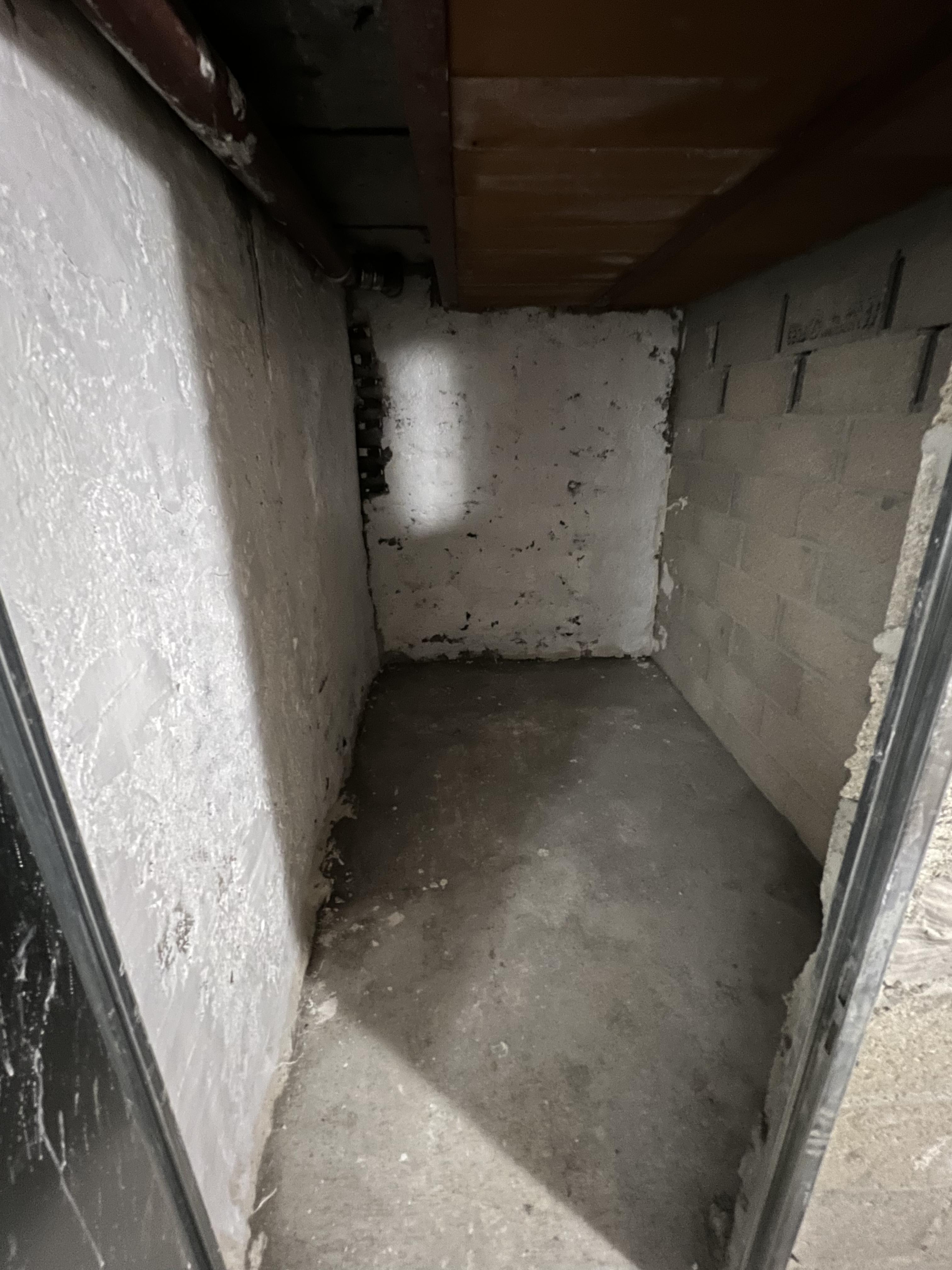 Cave 75010 - Rue Sambre et Meuse -