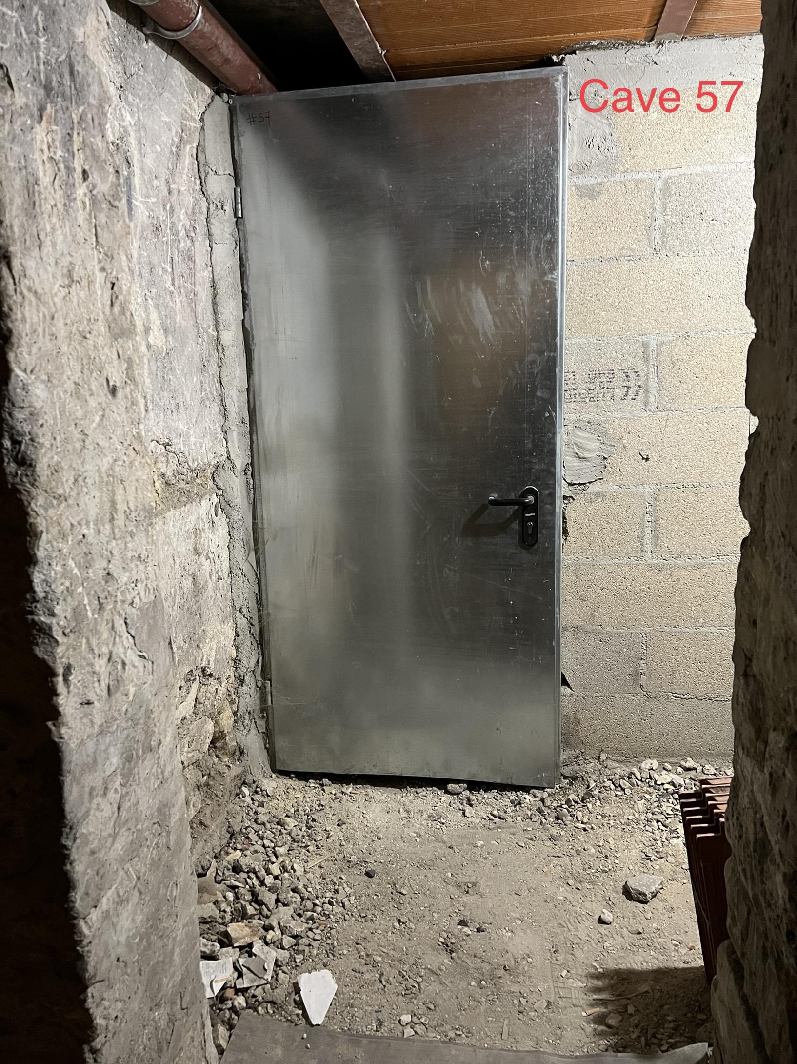 Cave 75010 - Rue Sambre et Meuse -