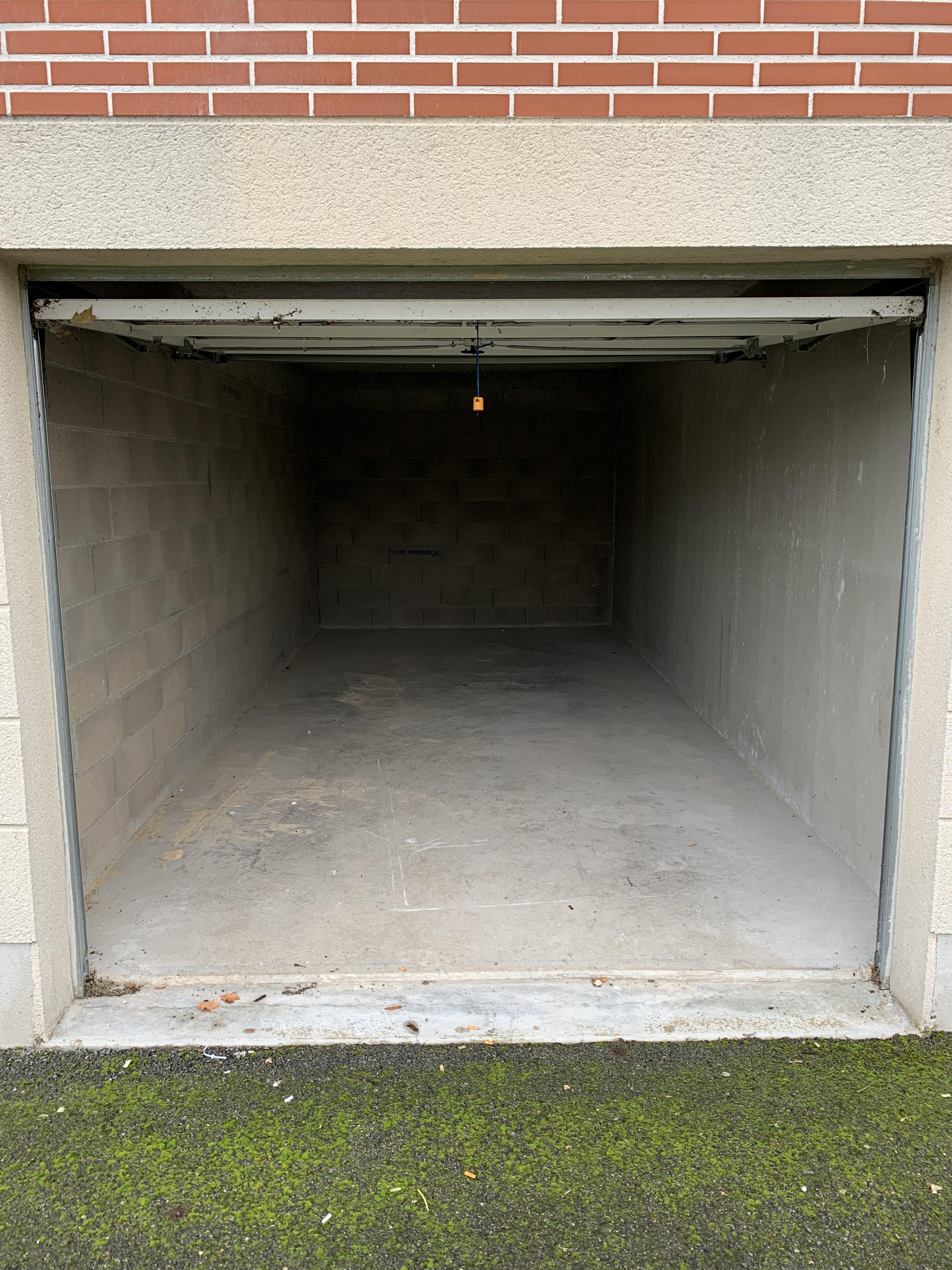 Garage à louer
