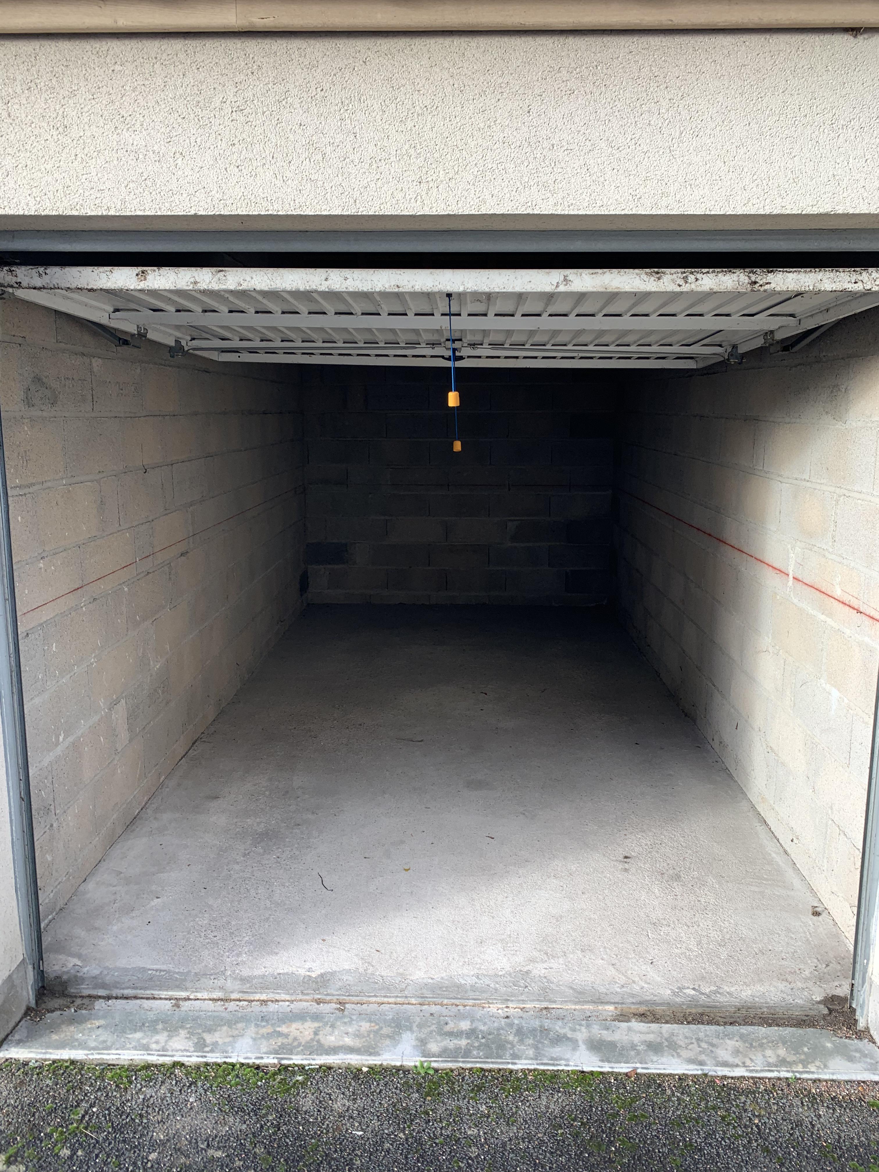 Garage à louer