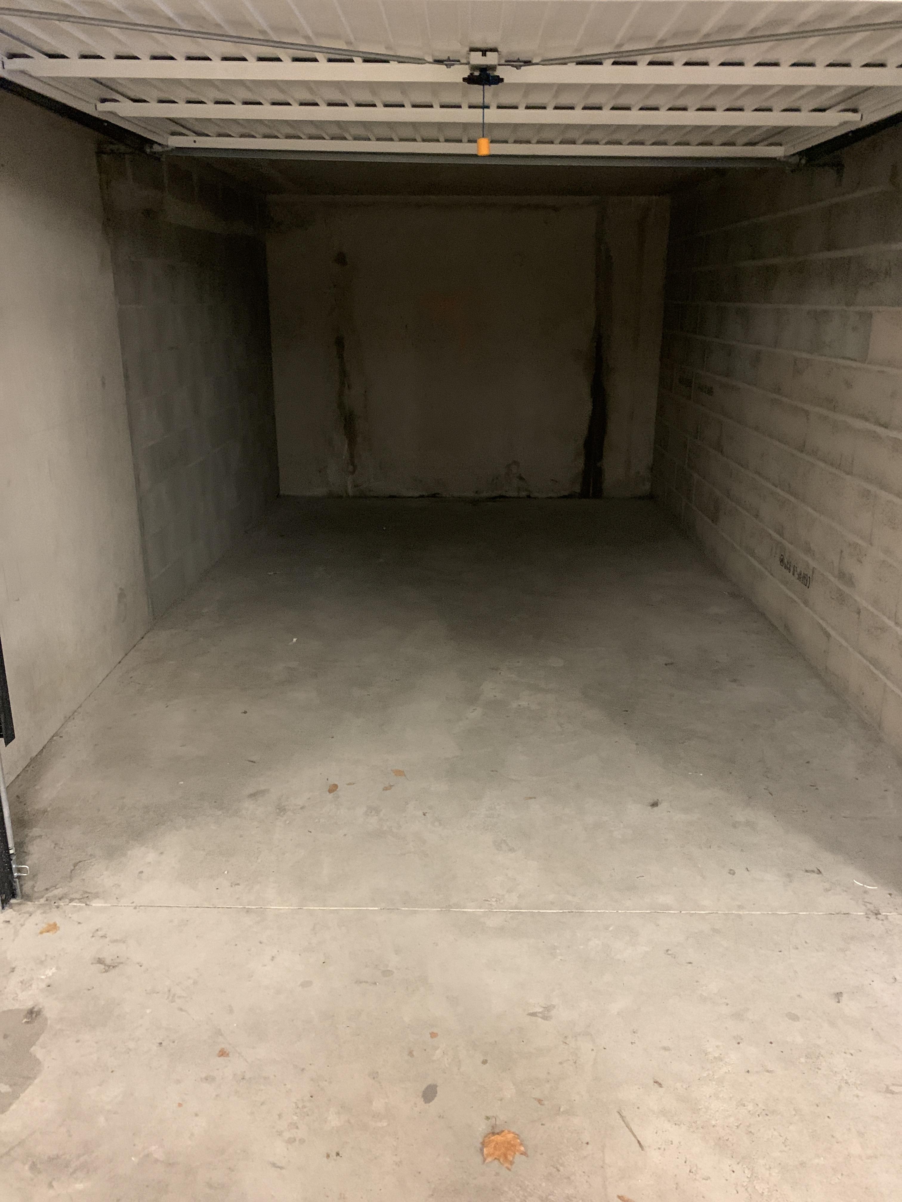 Garage sécurisé à louer