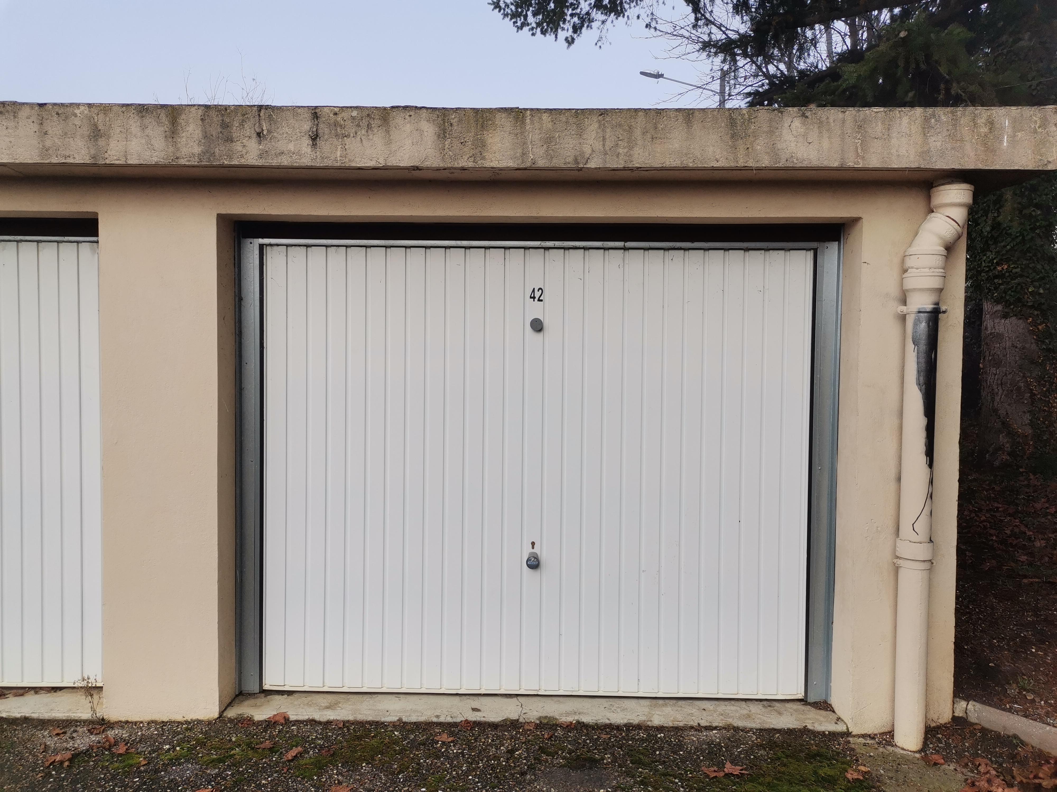 Box individuel fermé / Jassans-Riottier / Villefranche