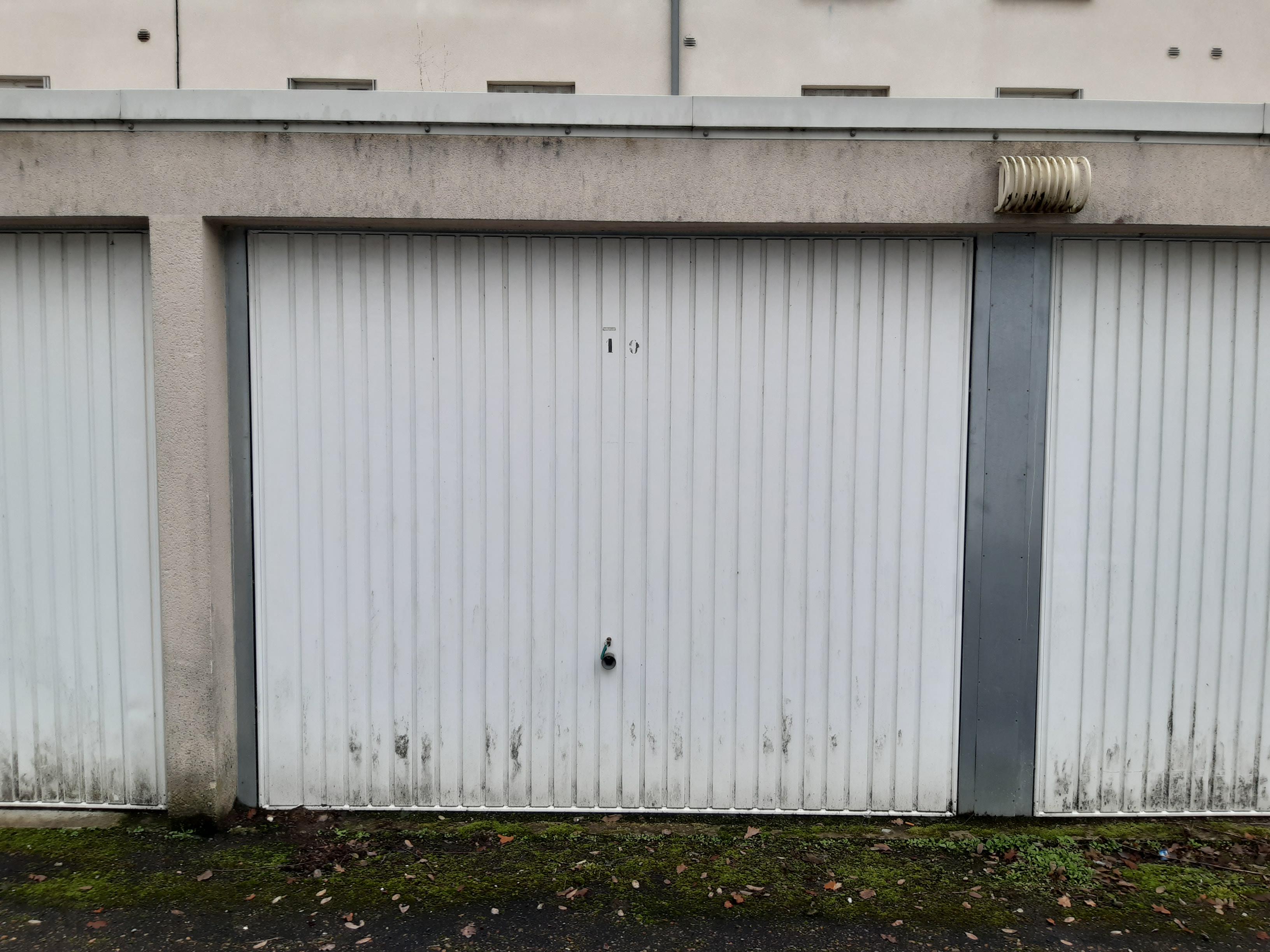 Garage à louer