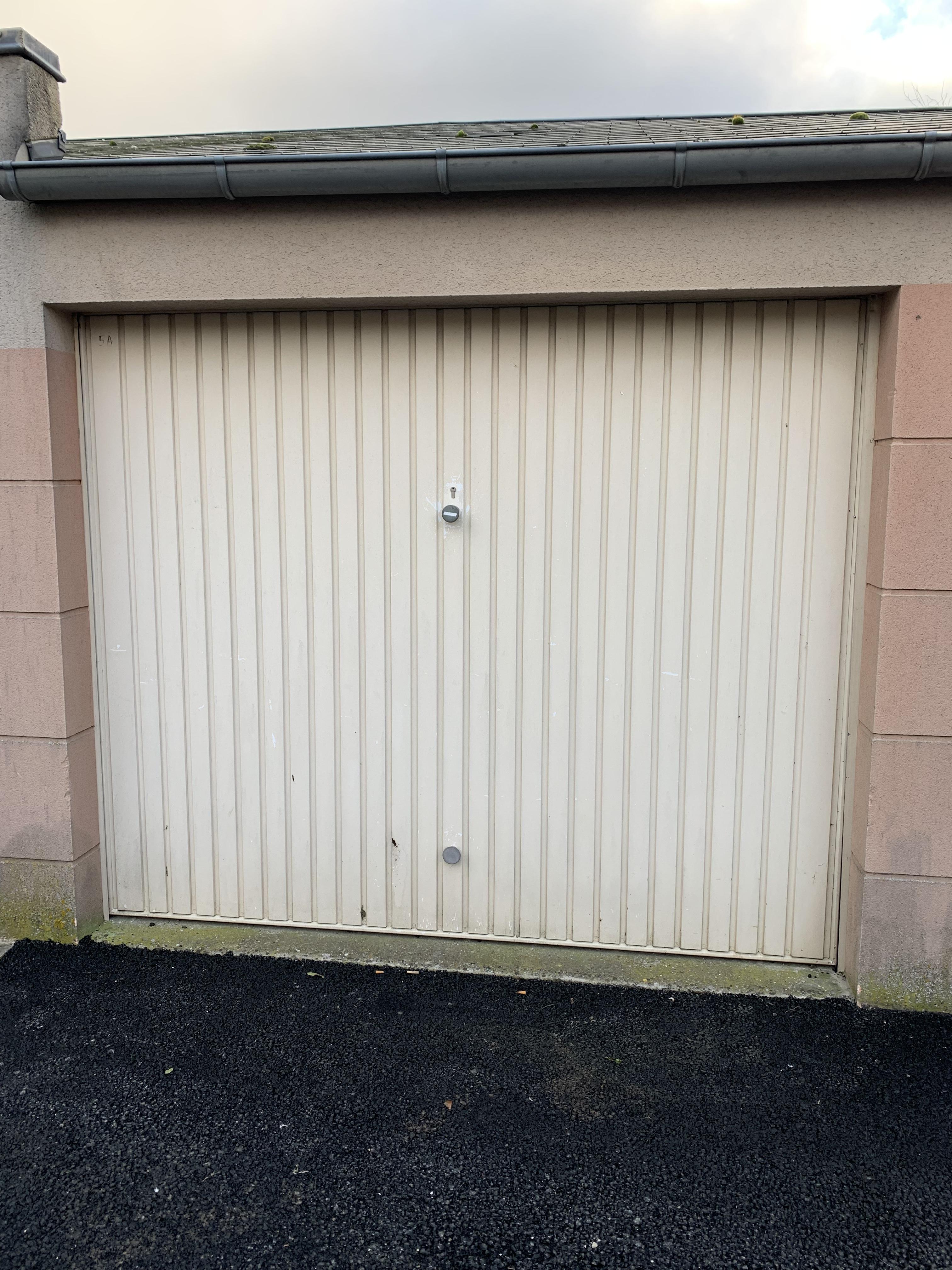 Box de stockage / garage sécurise à Loury