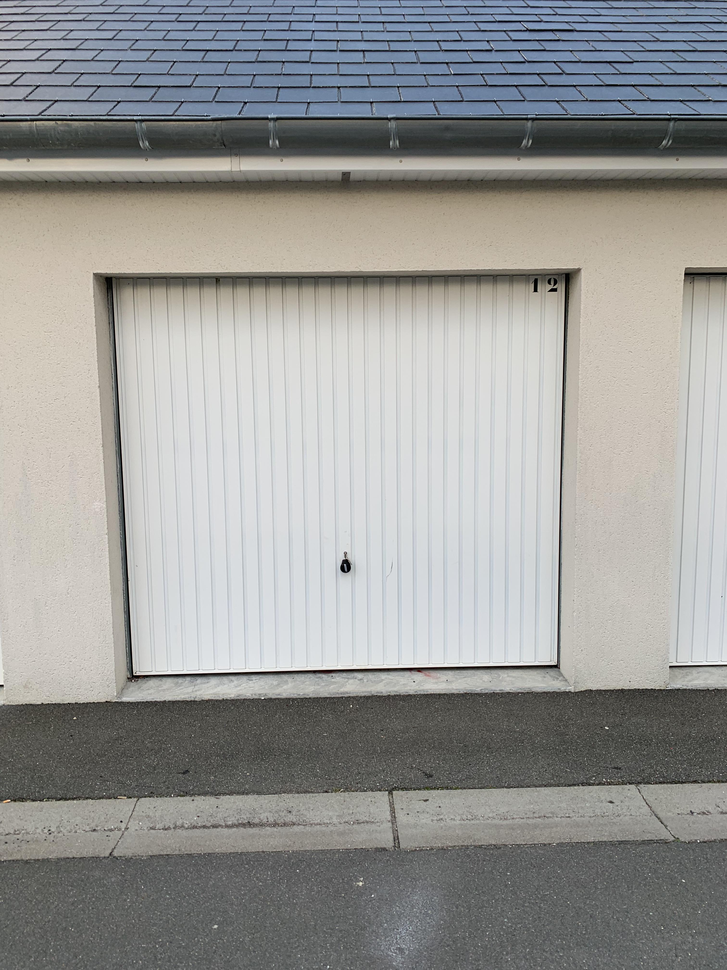 Garage / Garde meuble à louer