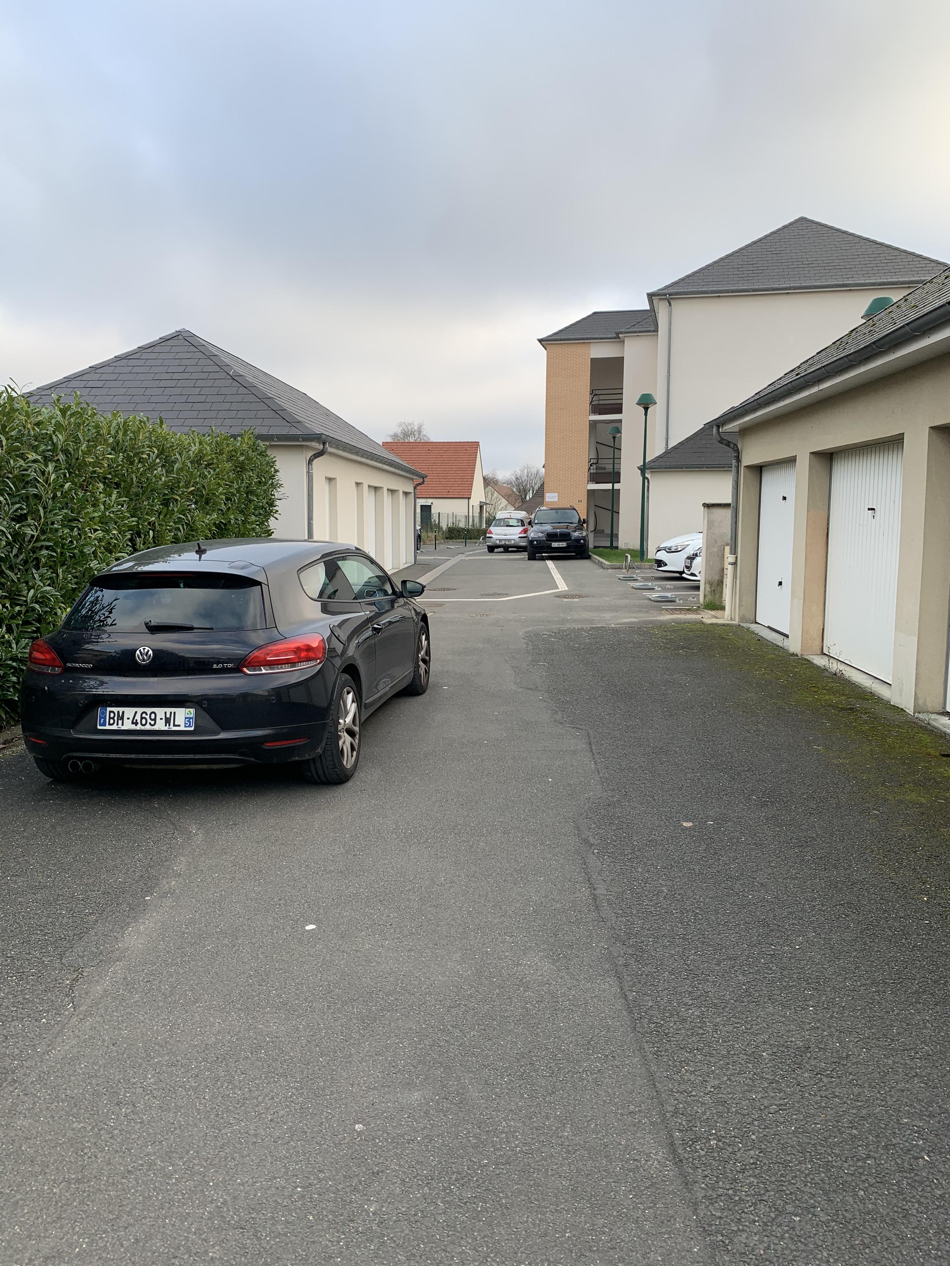 Espace de stockage / Garage à Loury