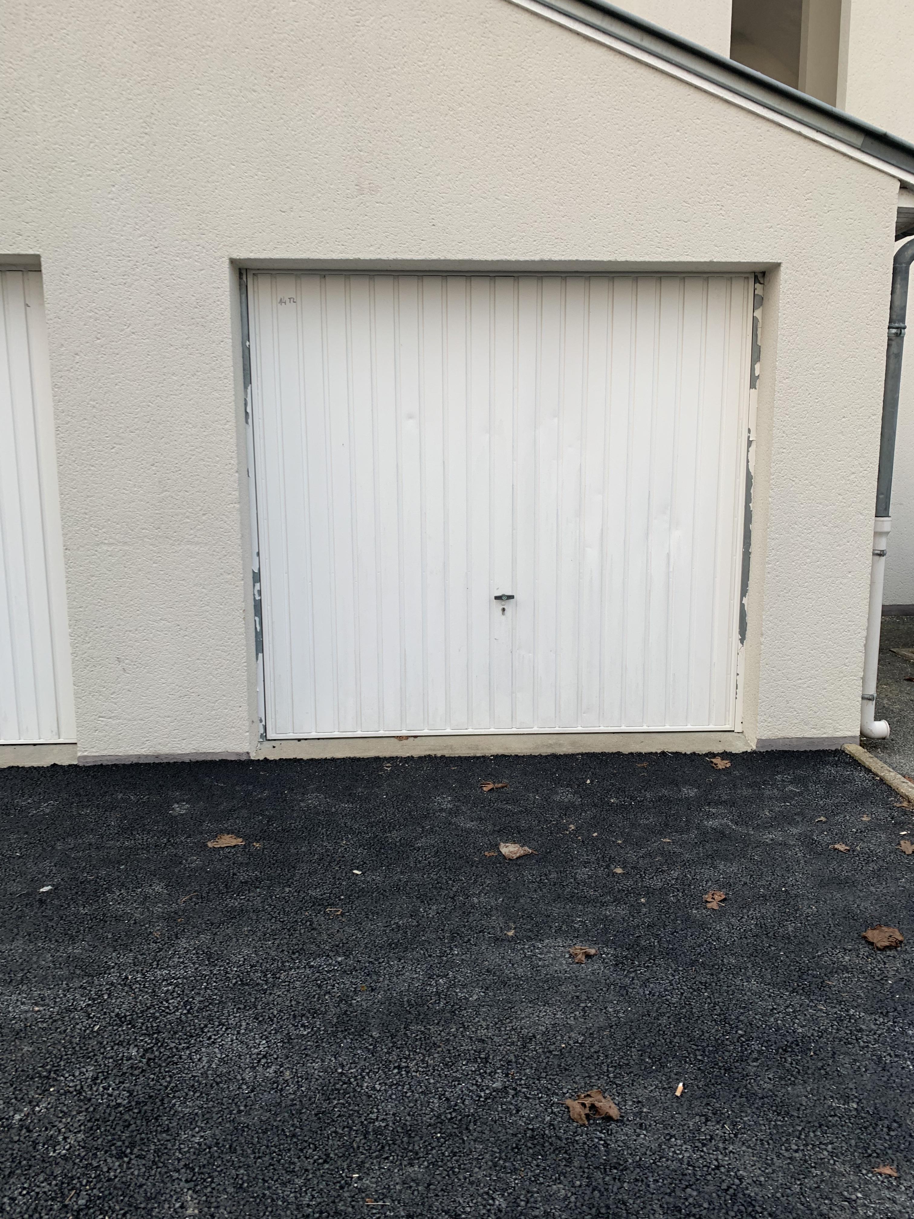 Garage / Espace de stockage à louer