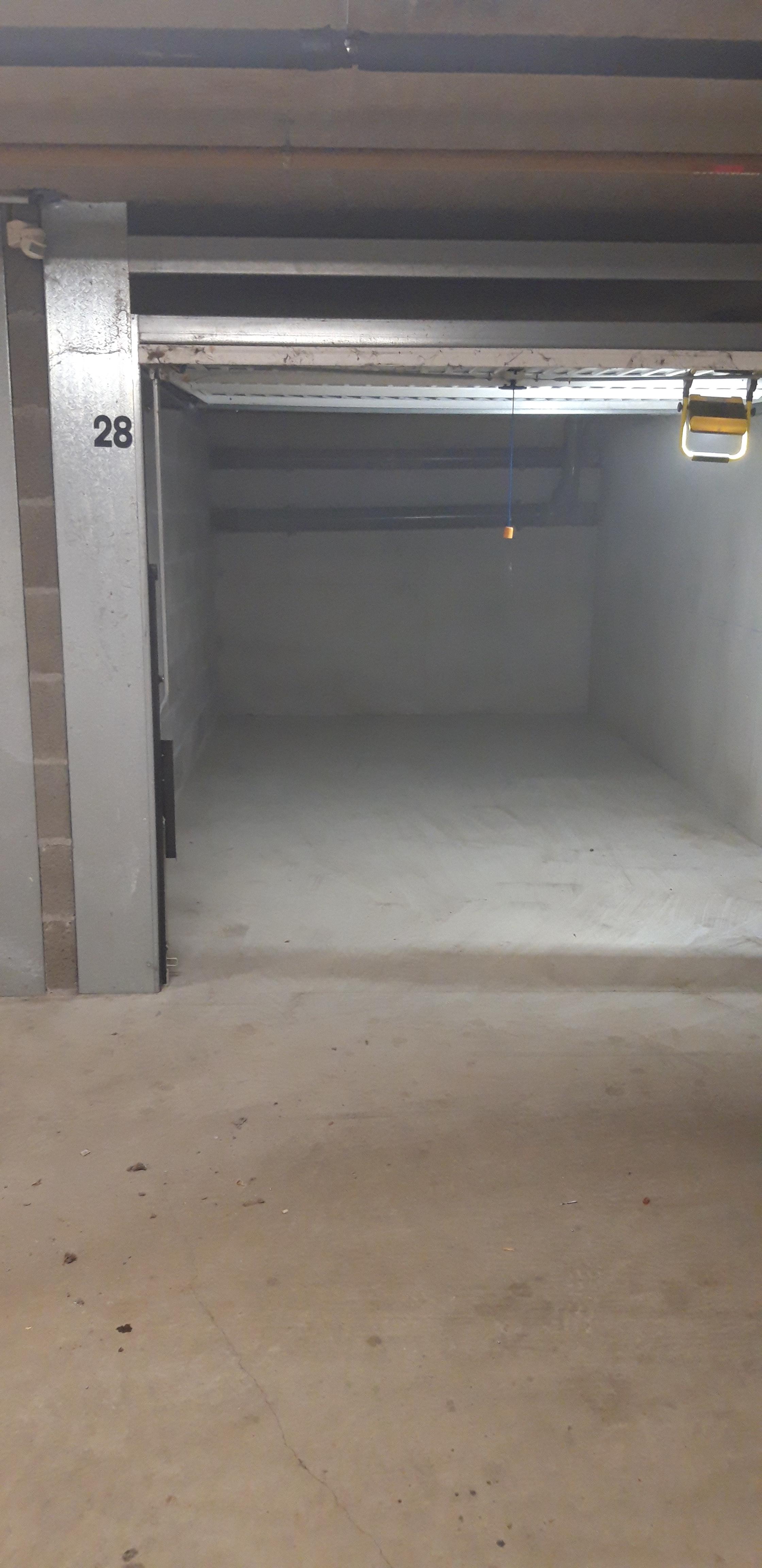 Garage sécurisé à louer