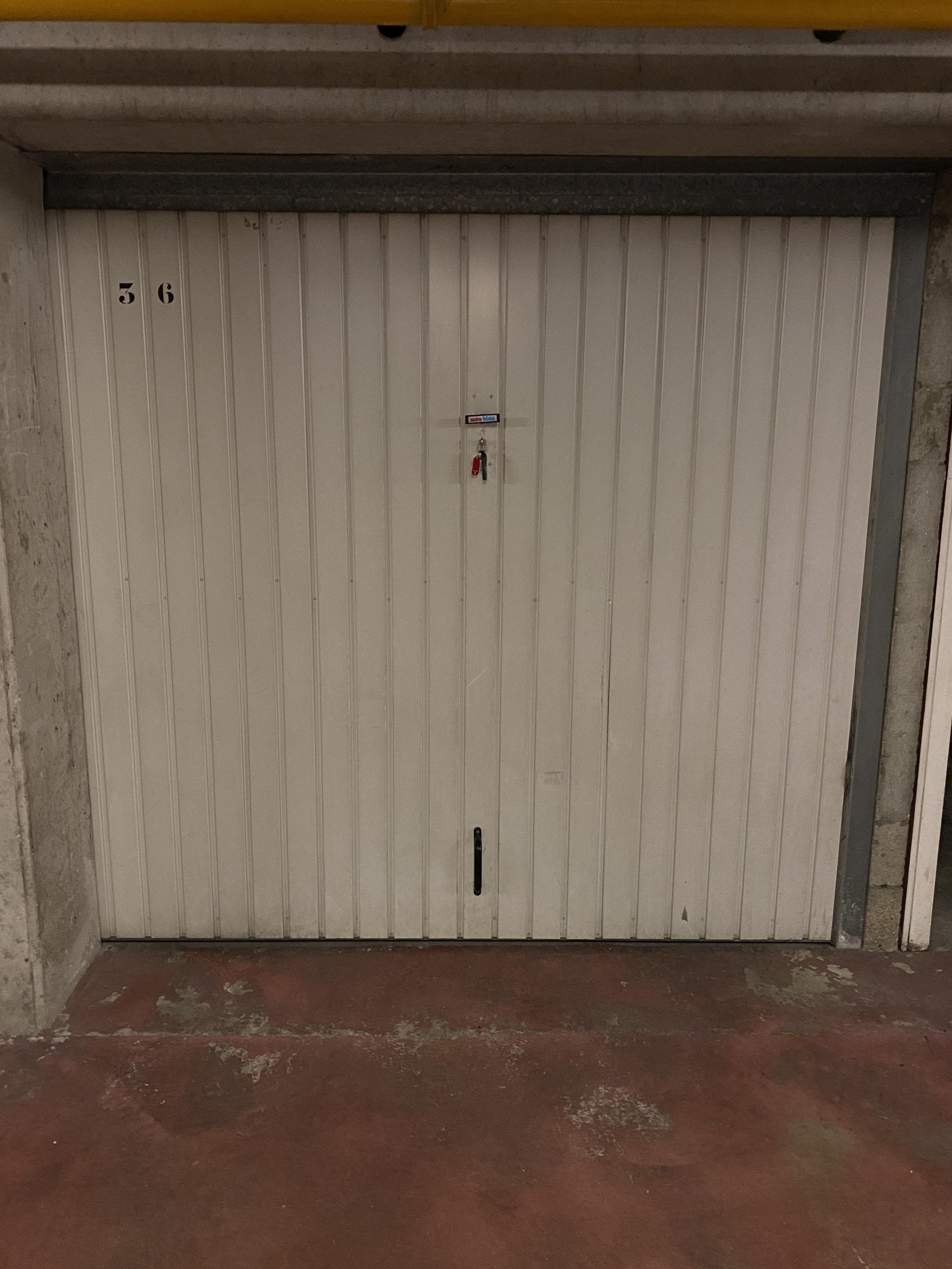 Garage en sous sol à louer