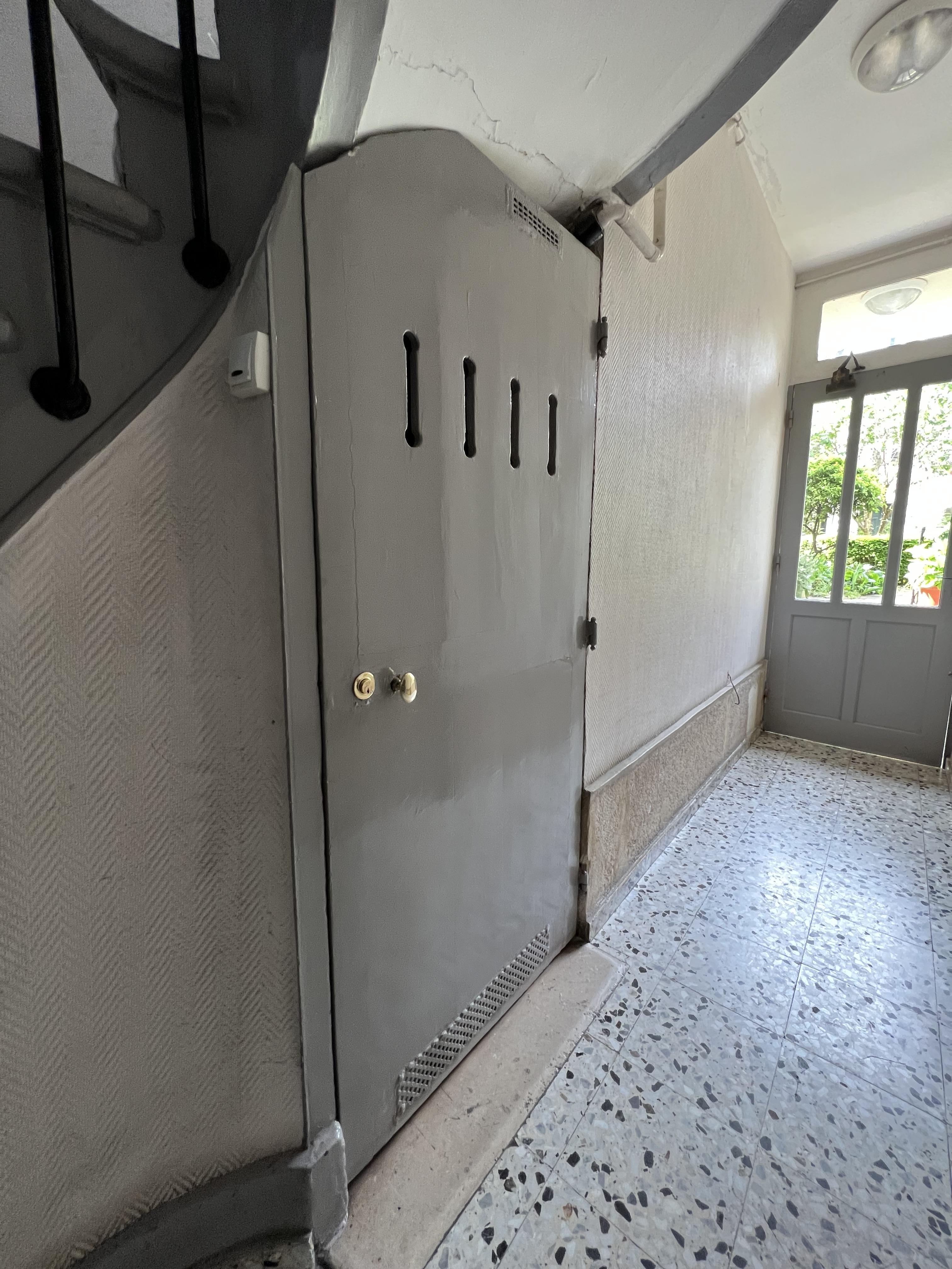 Cave sécurisée - 5m² avec belle hauteur sous