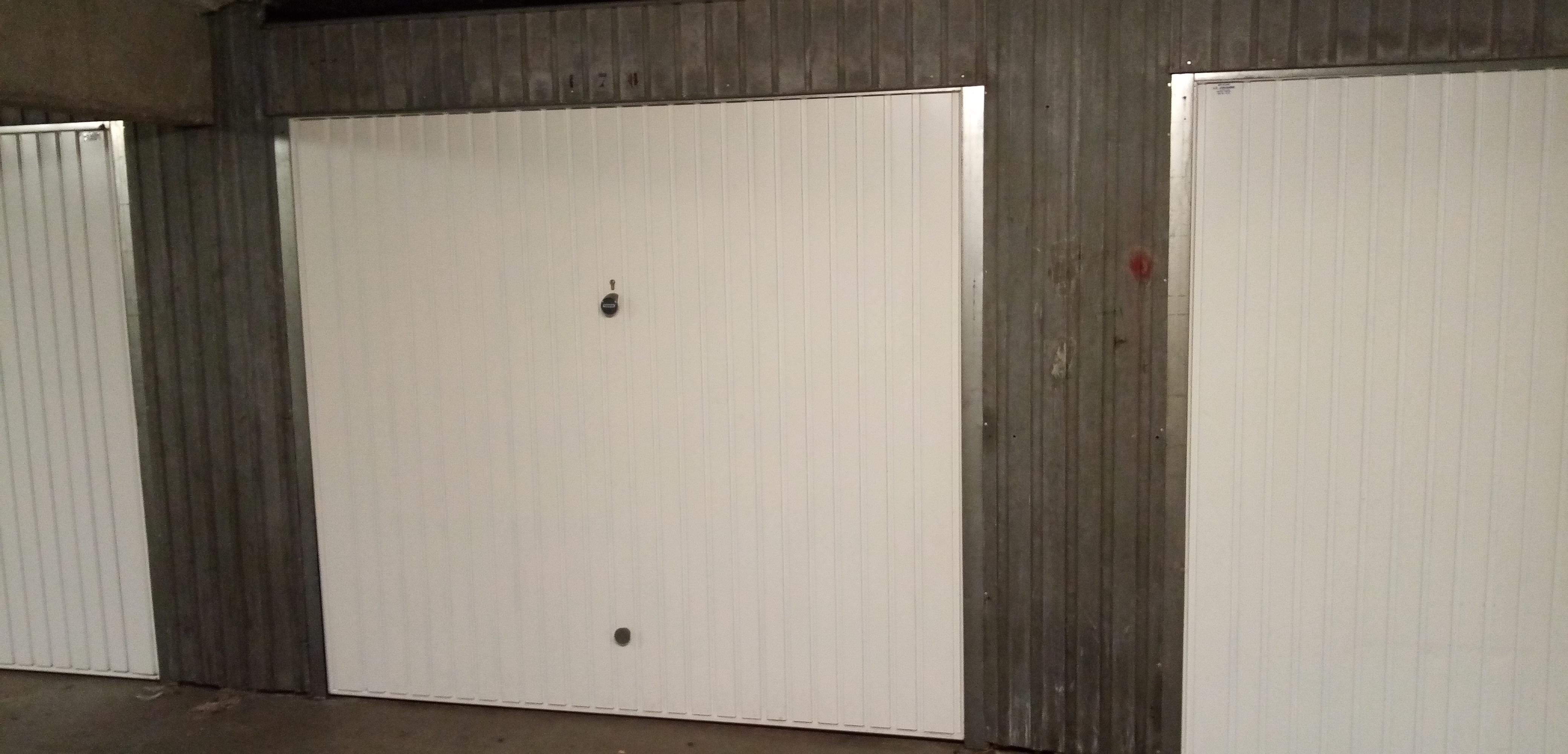 En location garage fermé 13m²