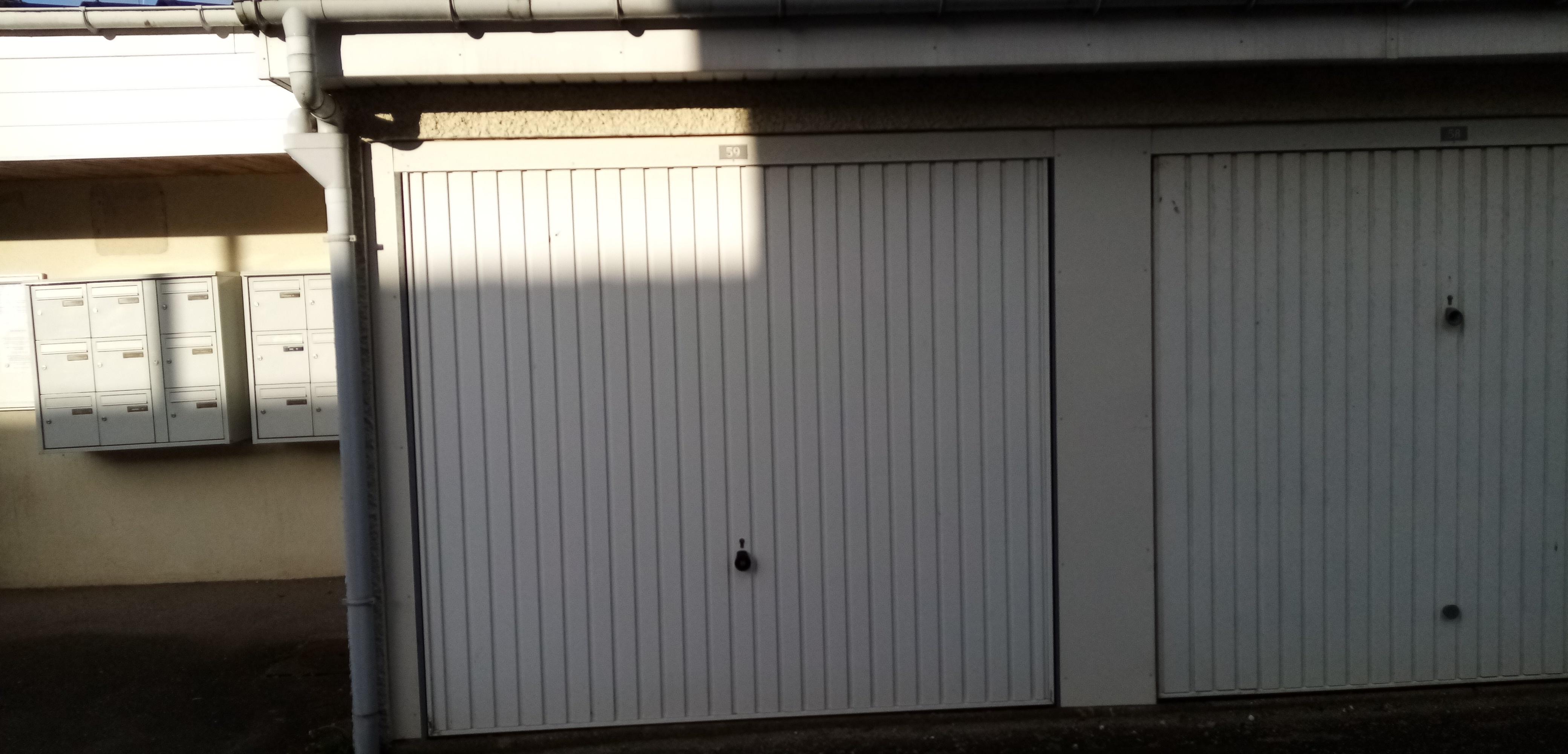 Box fermé 12m² en location
