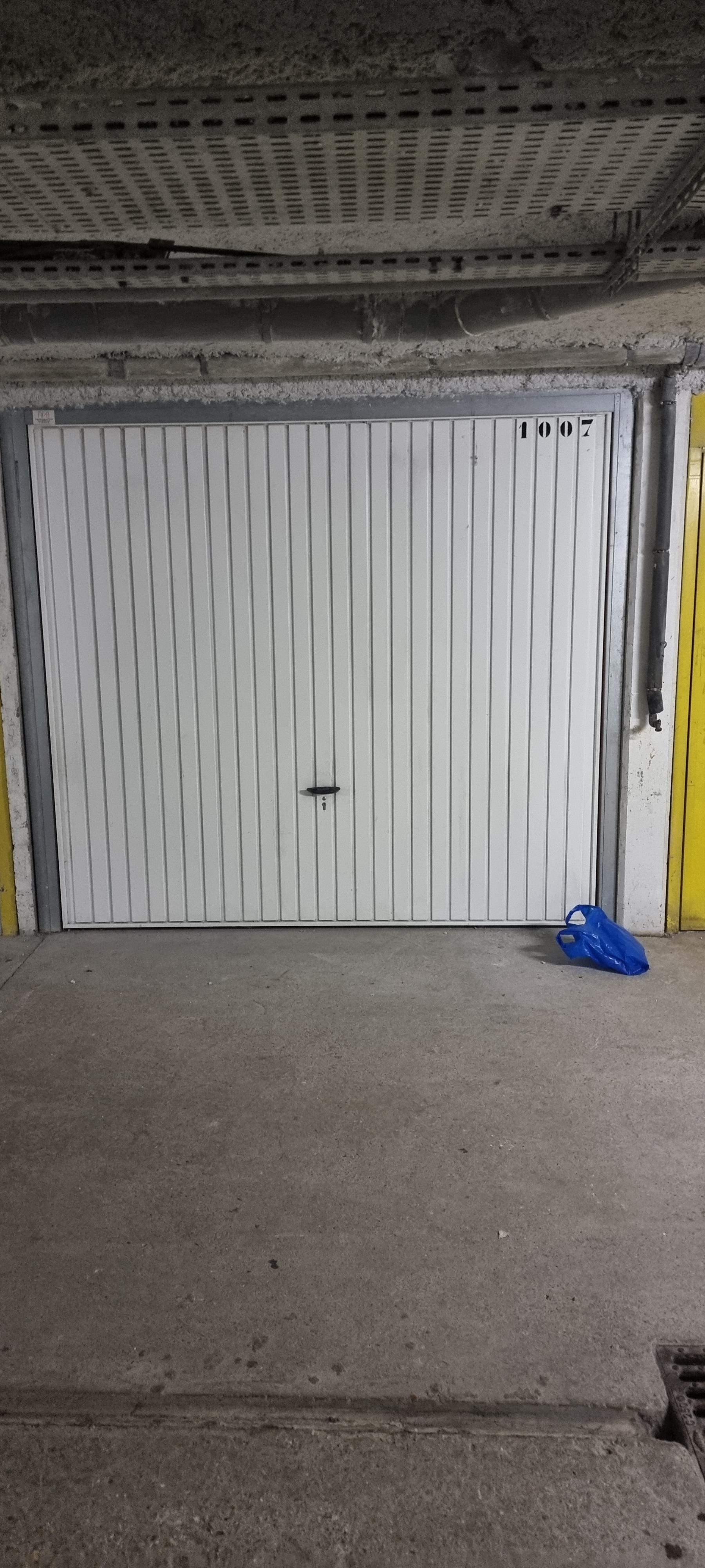 À louer garage fermé - Guyancourt