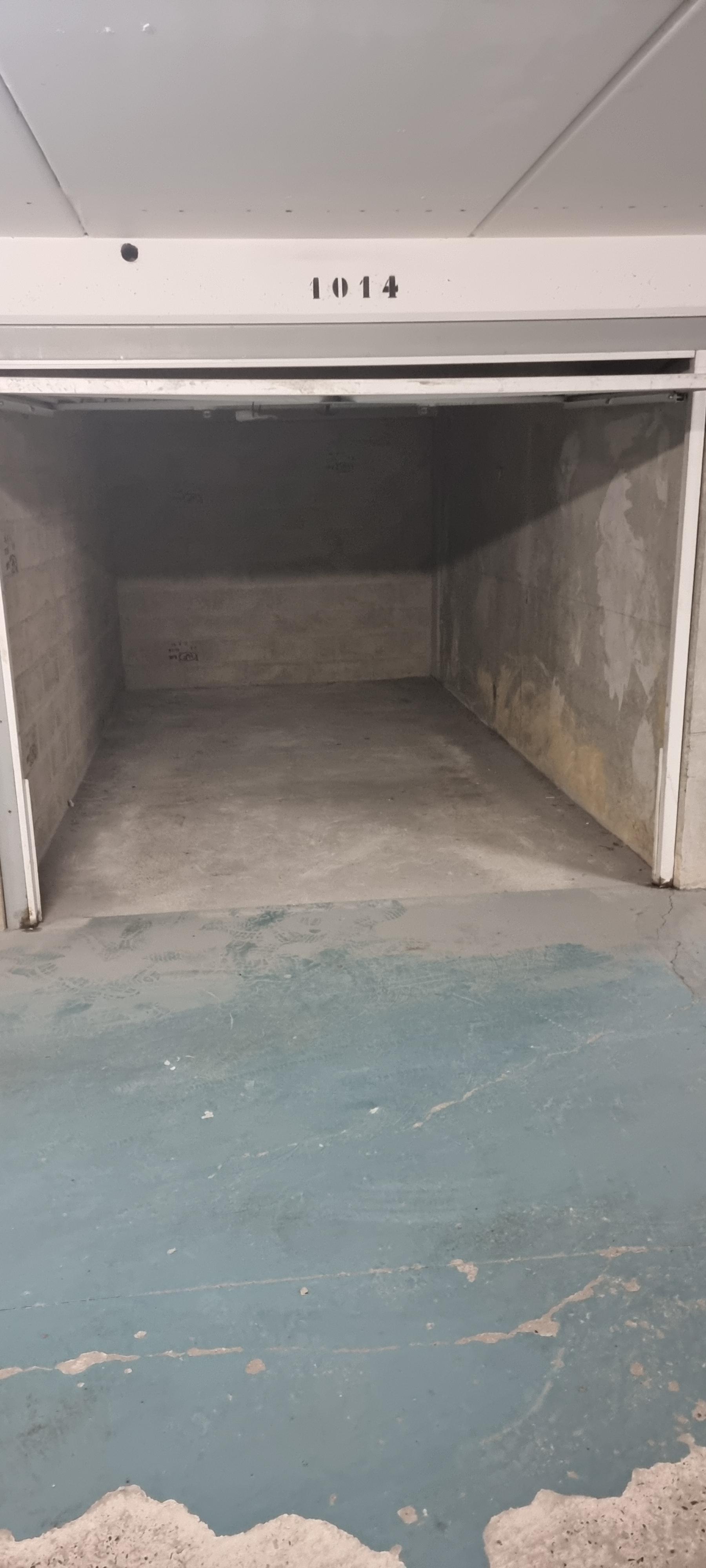 En location garage fermé / Saint Germain en