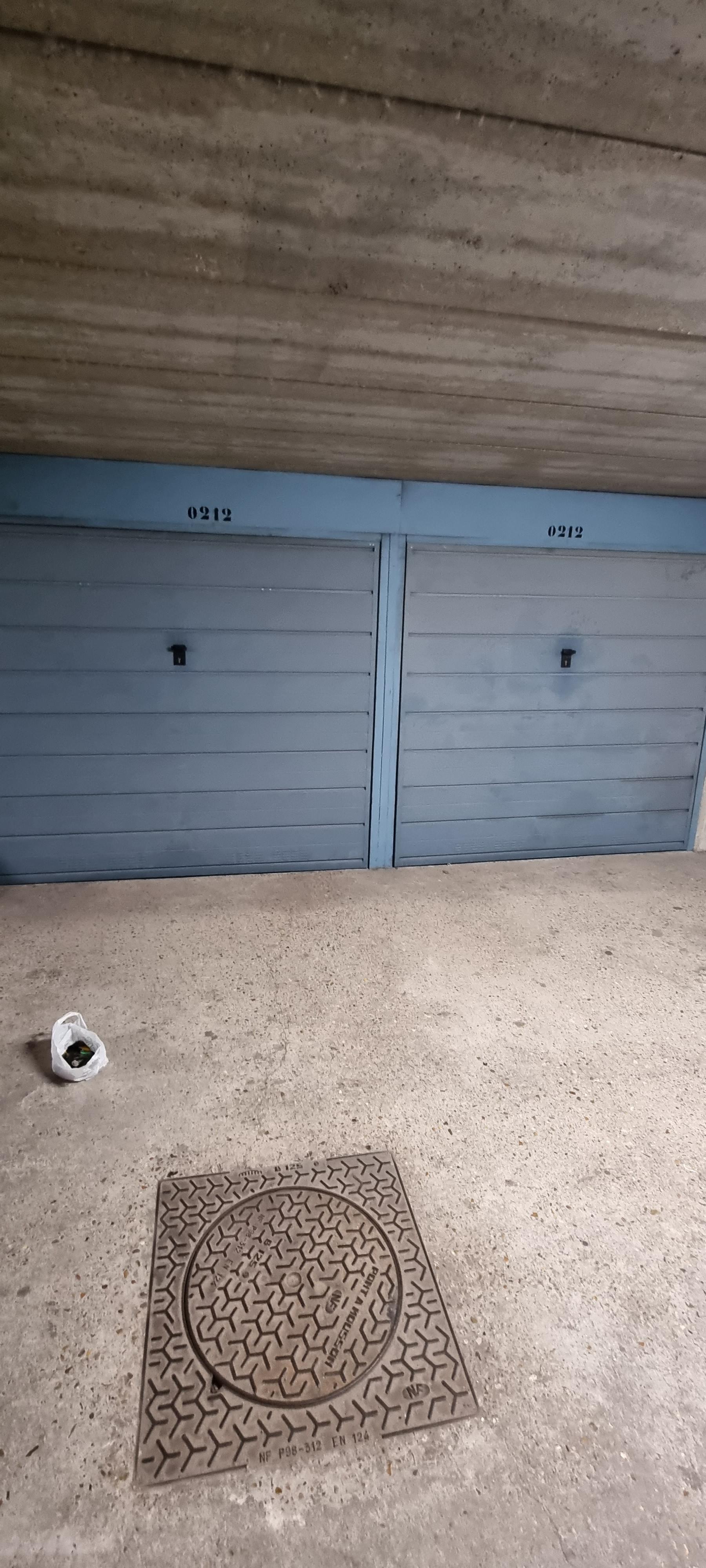 Garage fermé - box - 24m²