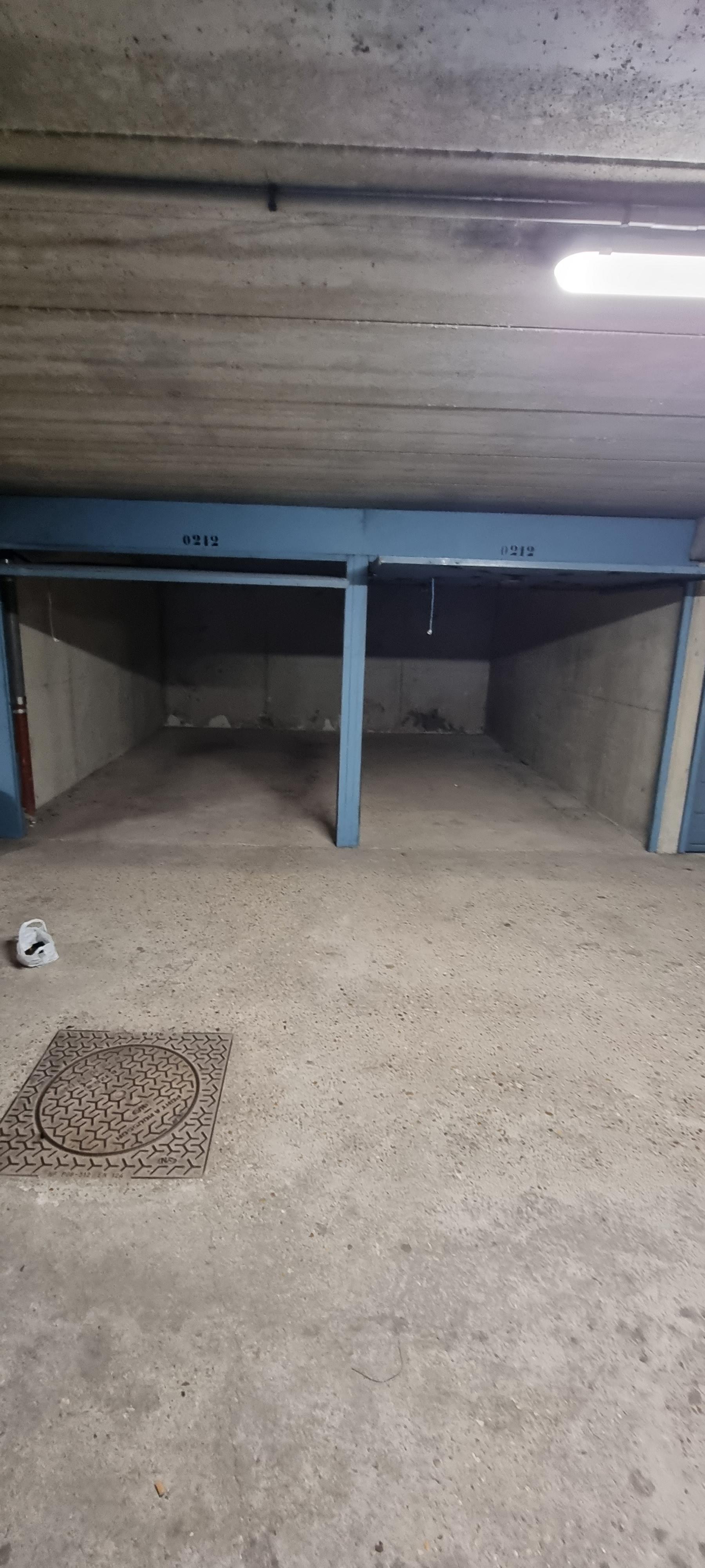Garage fermé - box - 24m²
