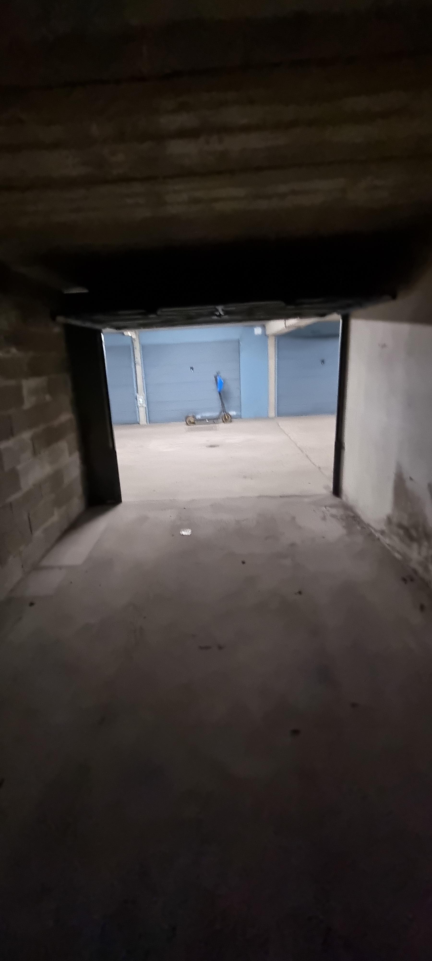 Box à louer - 14m² - Vésinet
