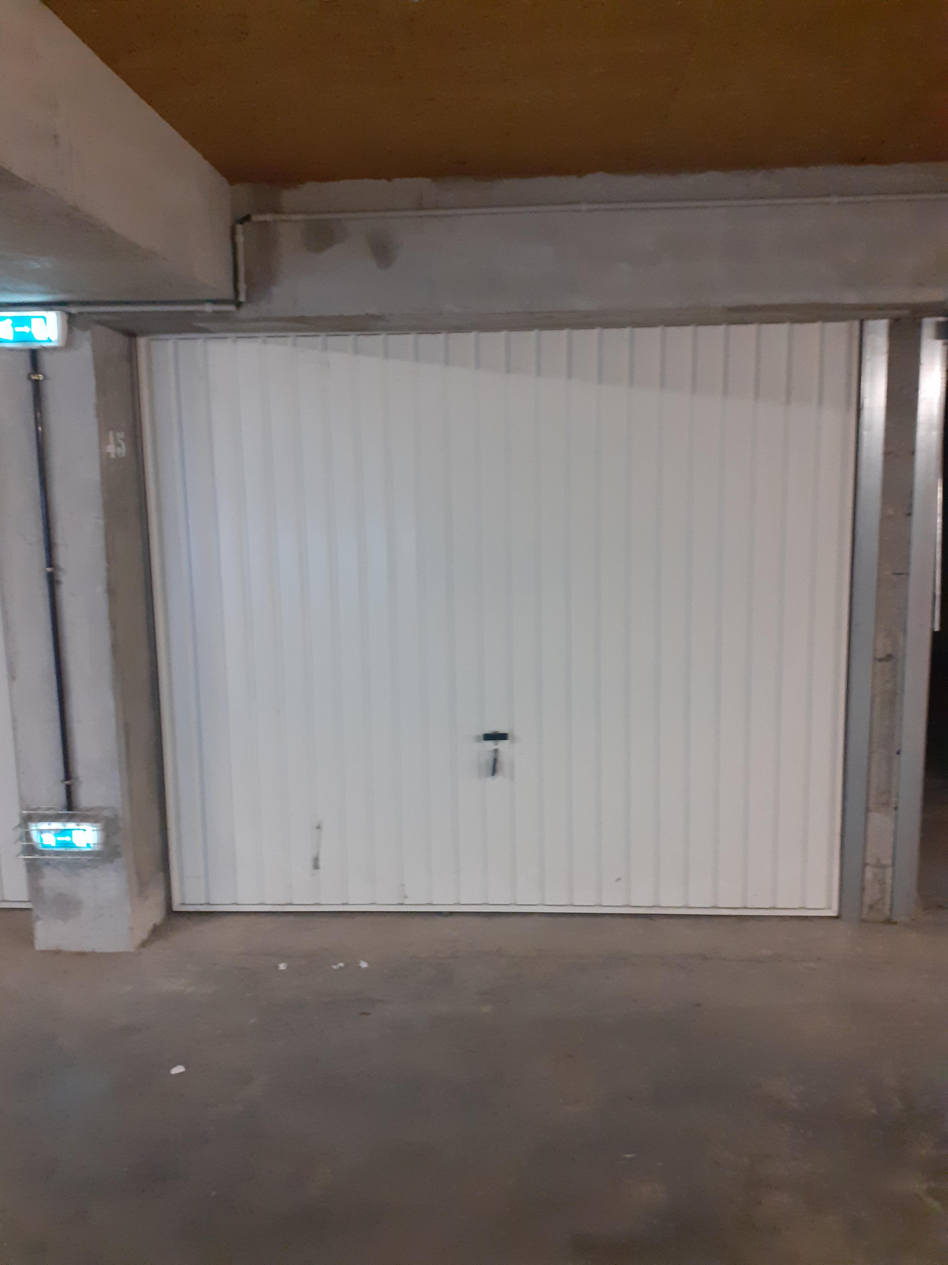À louer garage fermé - Bourgoin-Jallieu