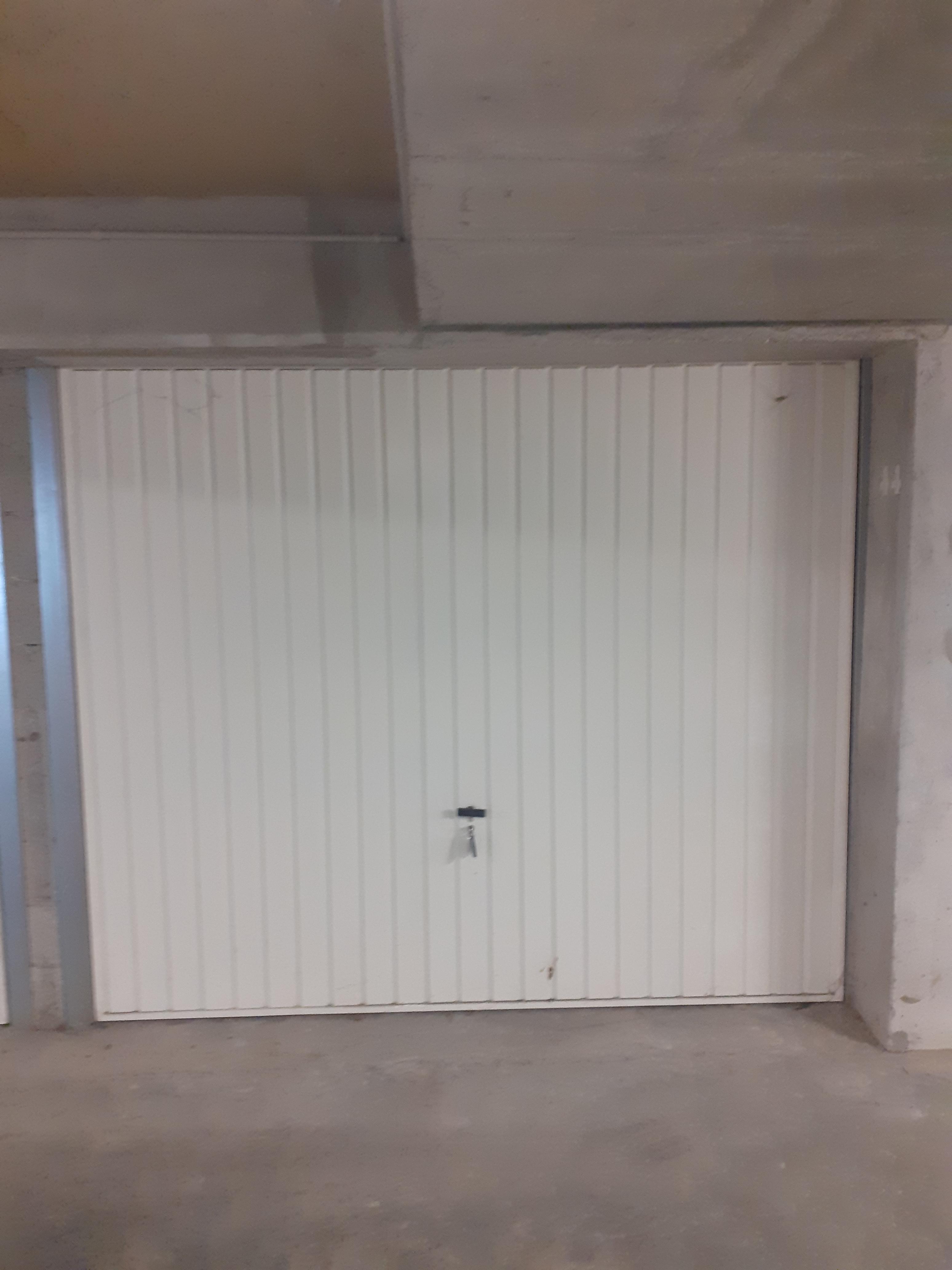 Garage fermé - parking - Bourgoin-Jallieu