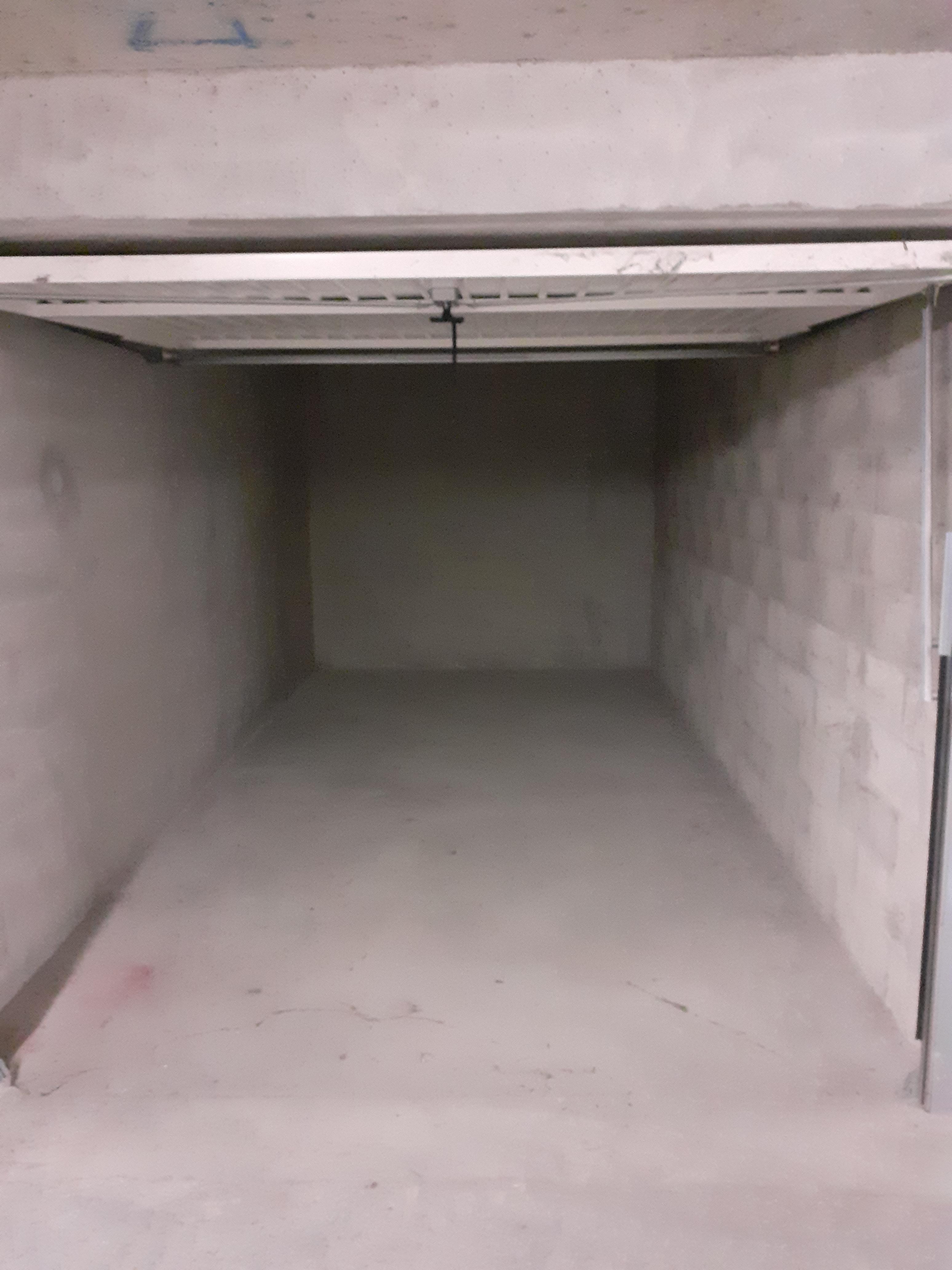 Location - Box - Parking