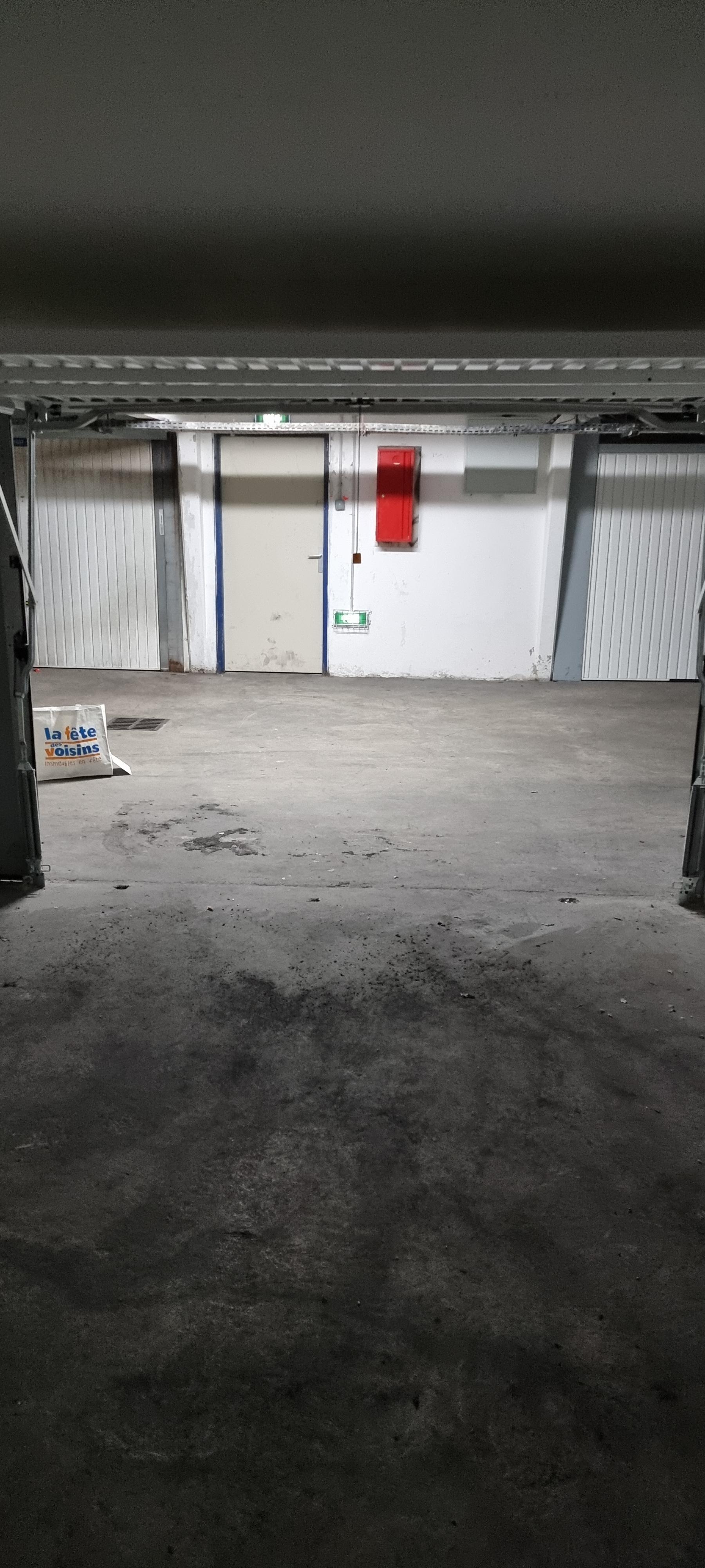 En location garage fermé - Cormeilles-en-Parisis