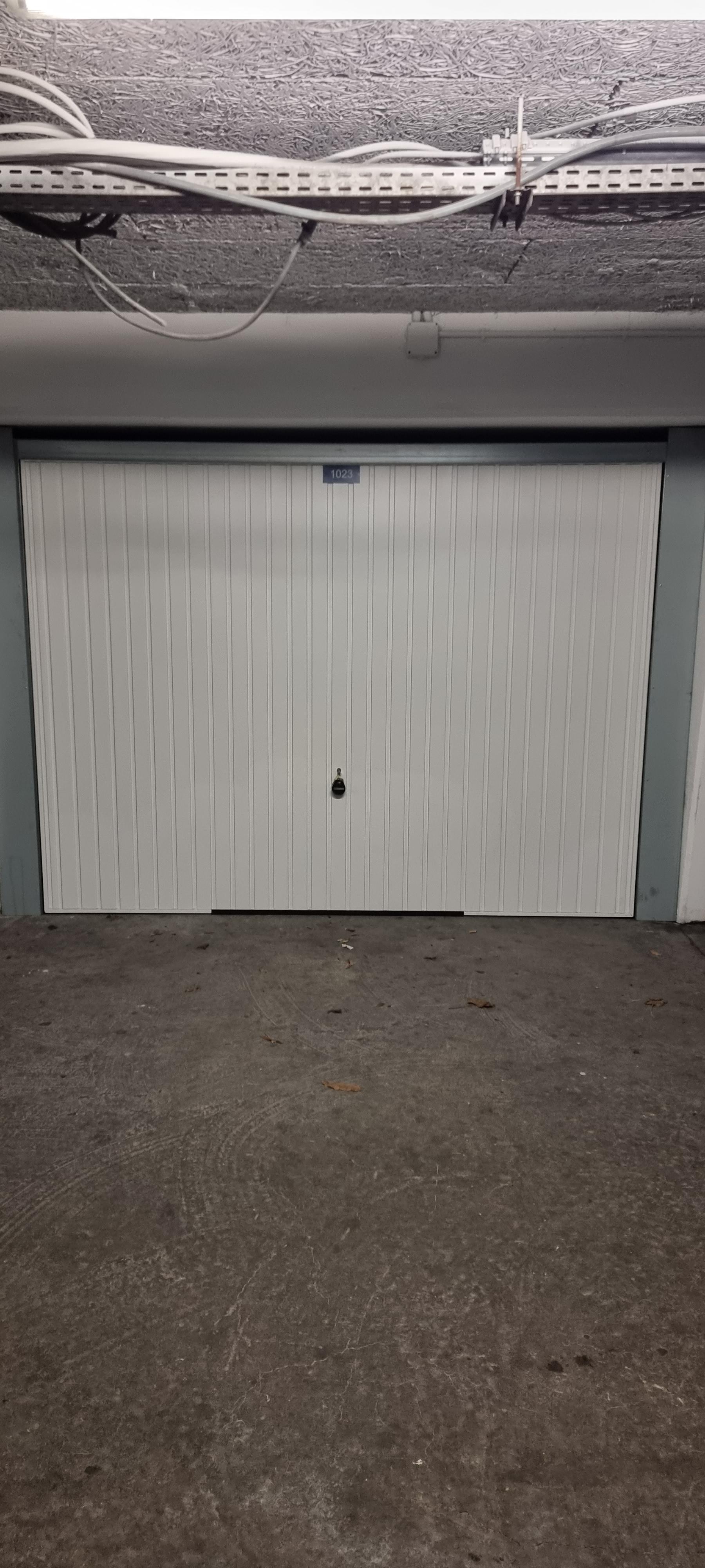 En location garage fermé - Cormeilles-en-Parisis