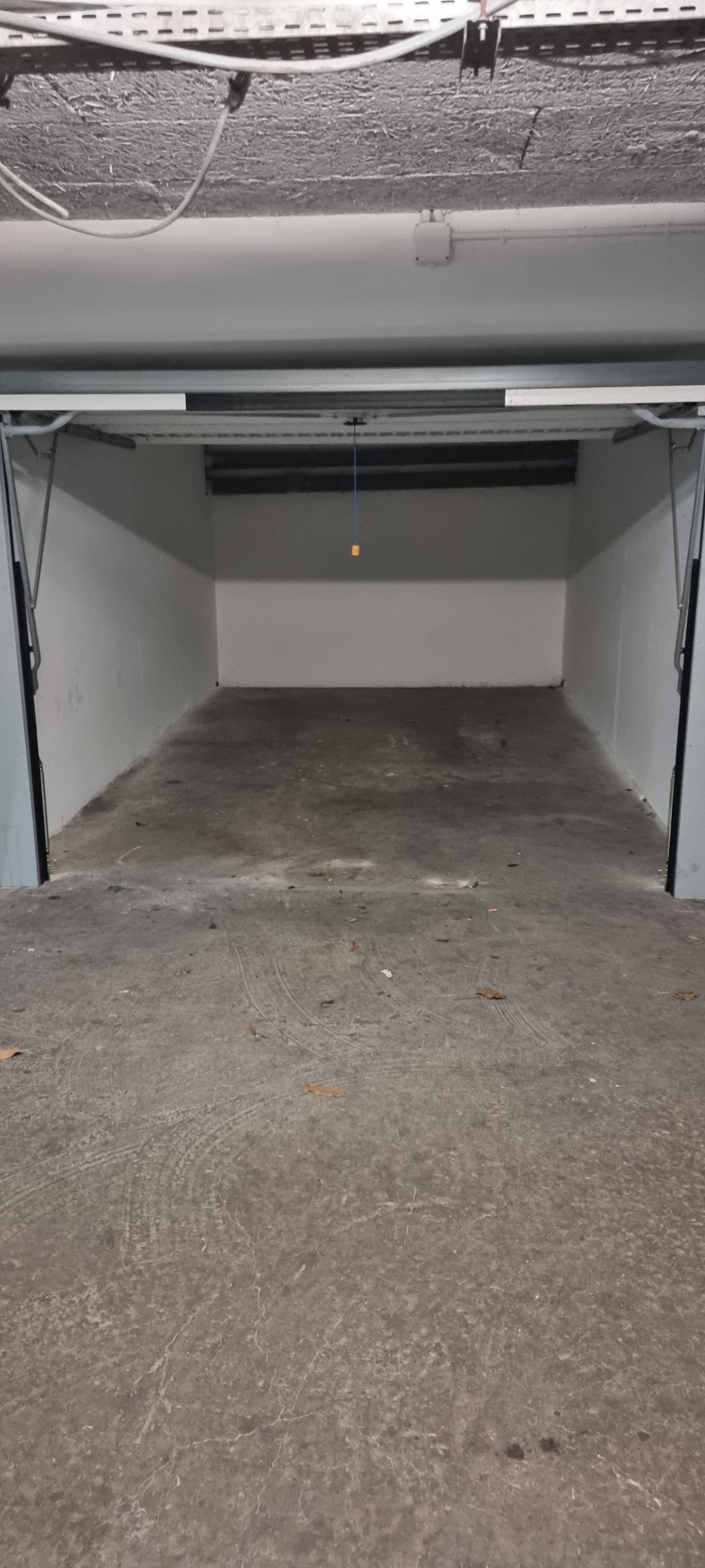 En location garage fermé - Cormeilles-en-Parisis