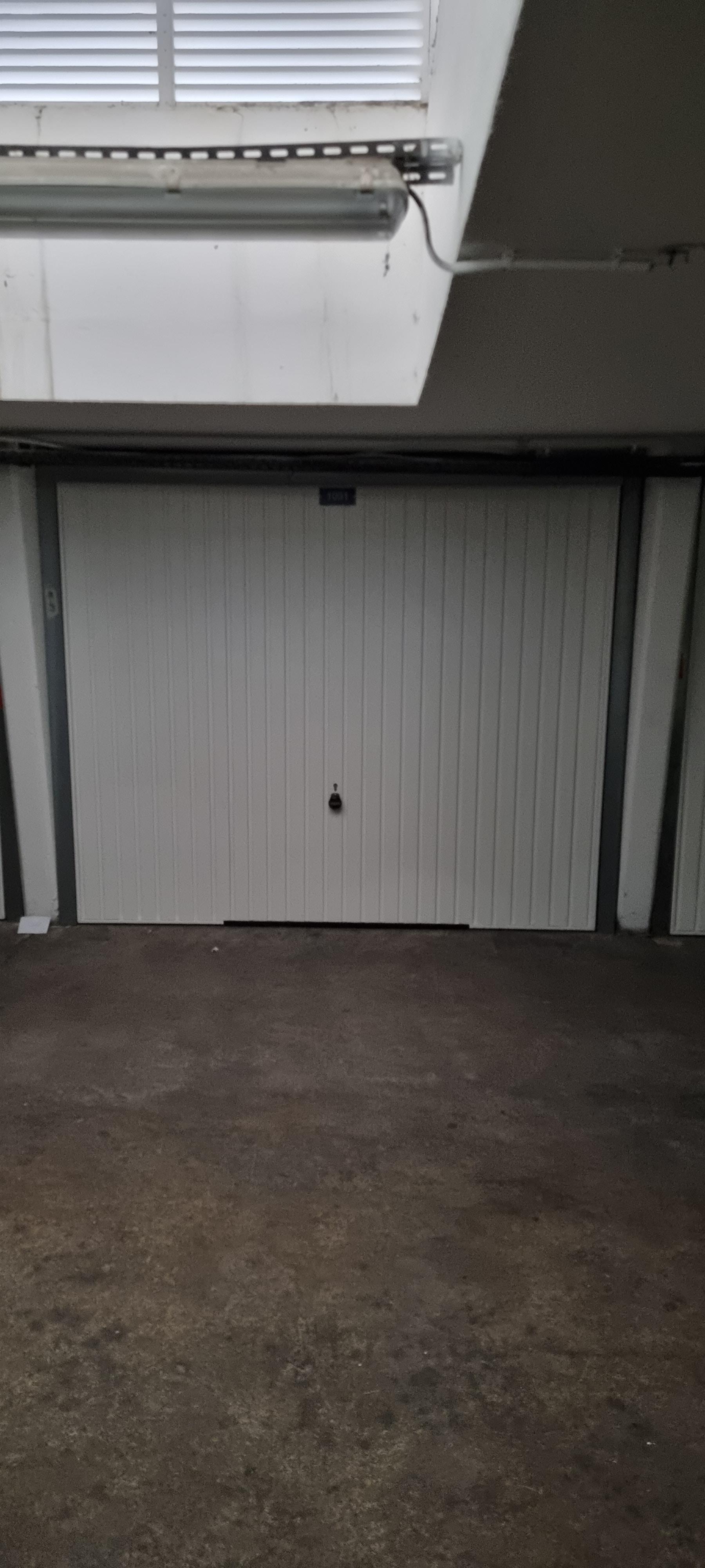 Box privé en location - 12m² - Cormeilles-en-Parisis