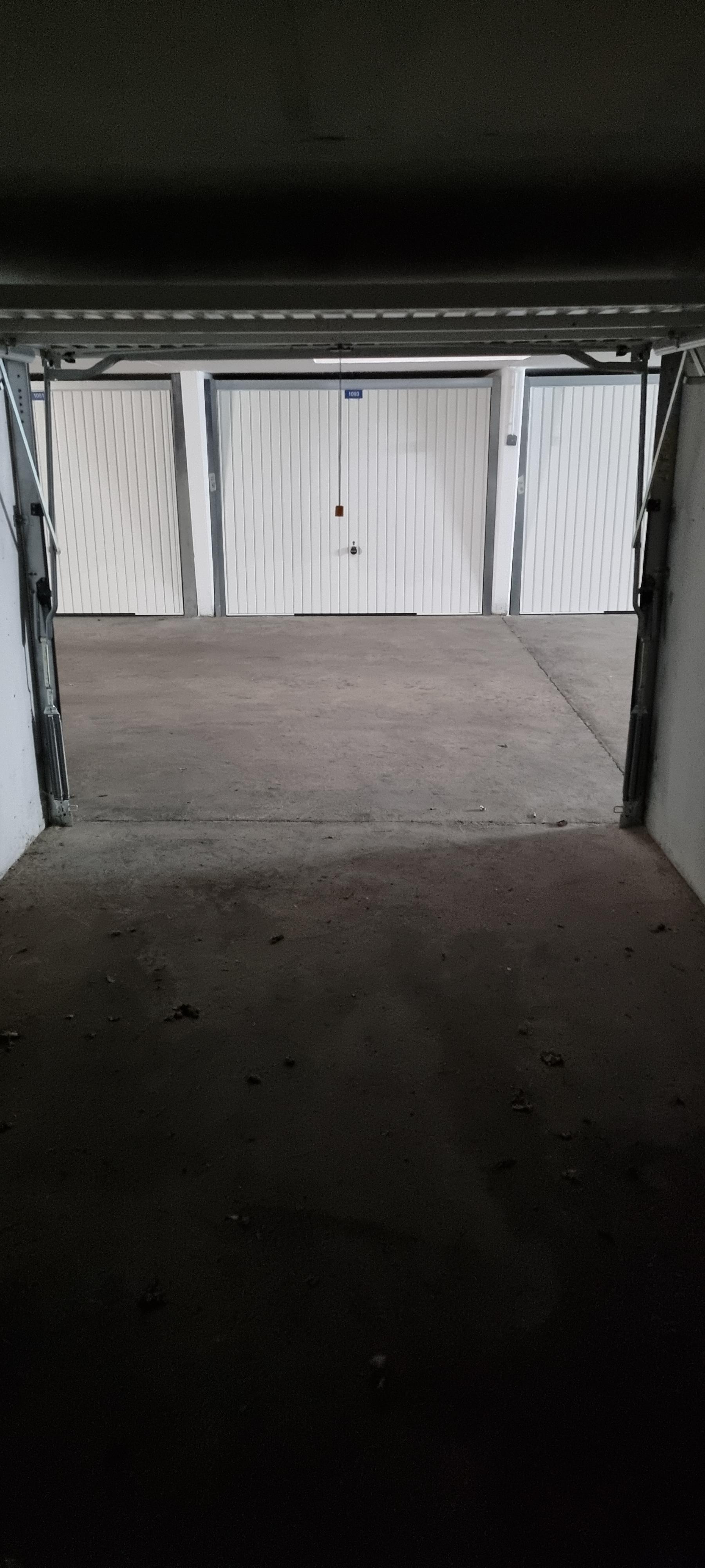 Box privé en location - 12m² - Cormeilles-en-Parisis