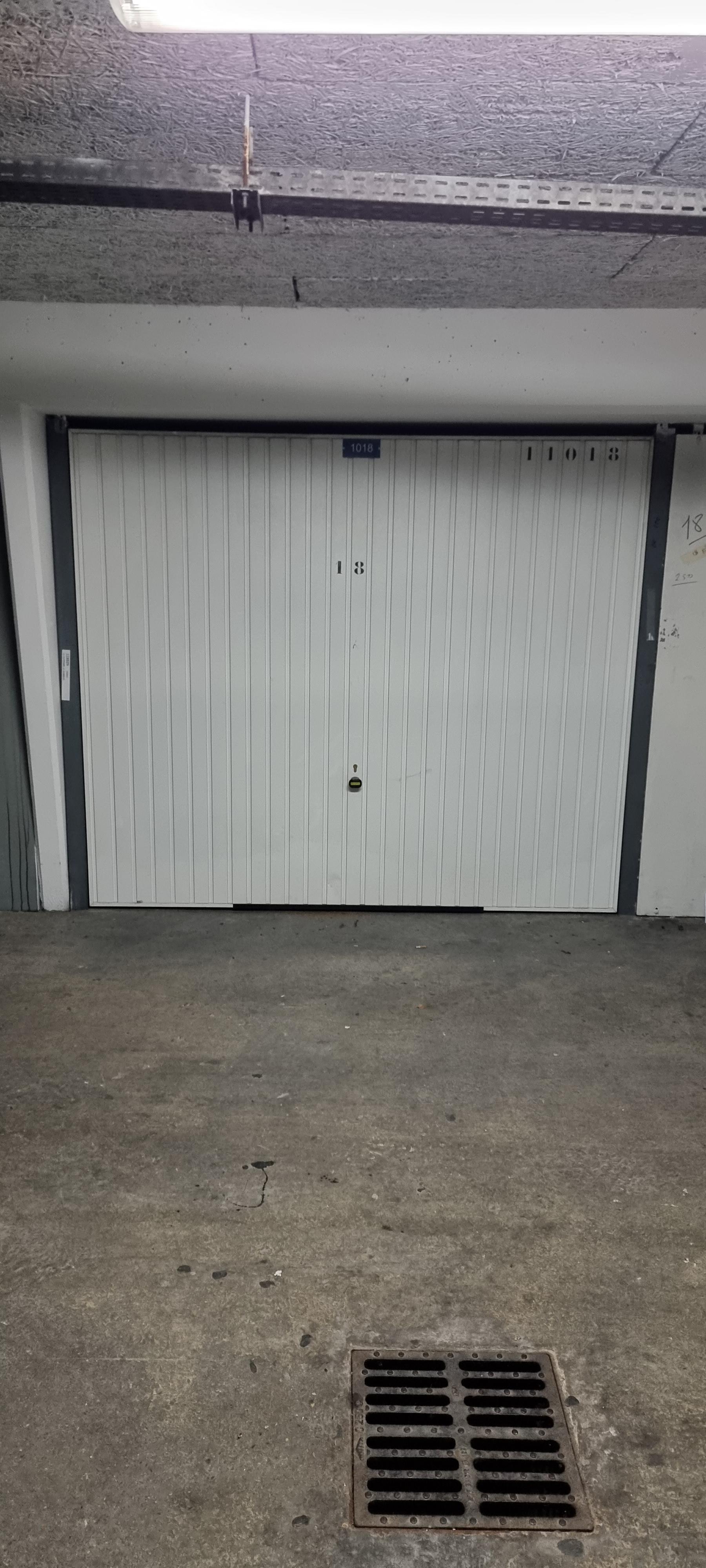Garage fermé en location - Cormeilles-en-Parisis