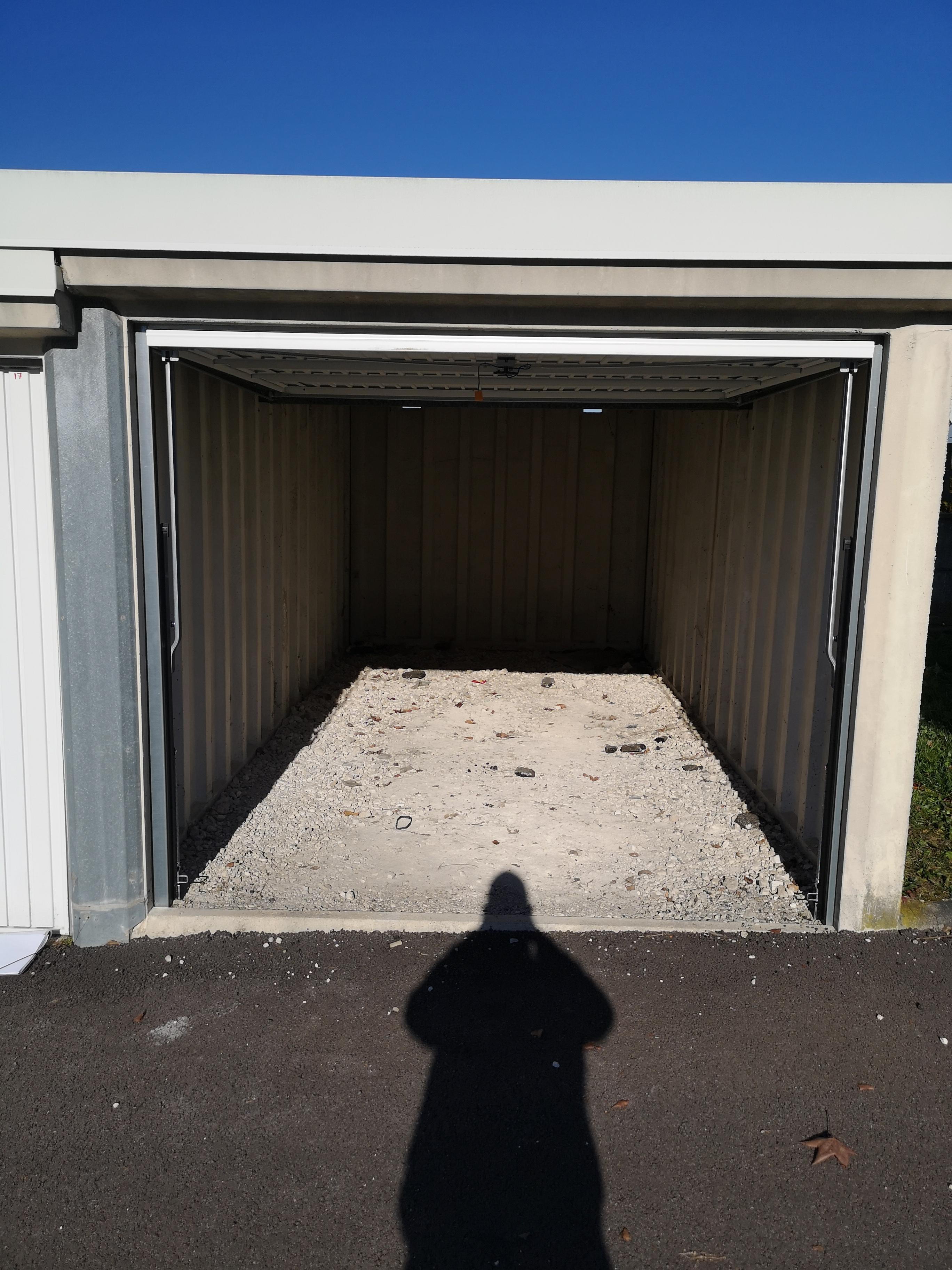 Garage fermé - Box - 13m²