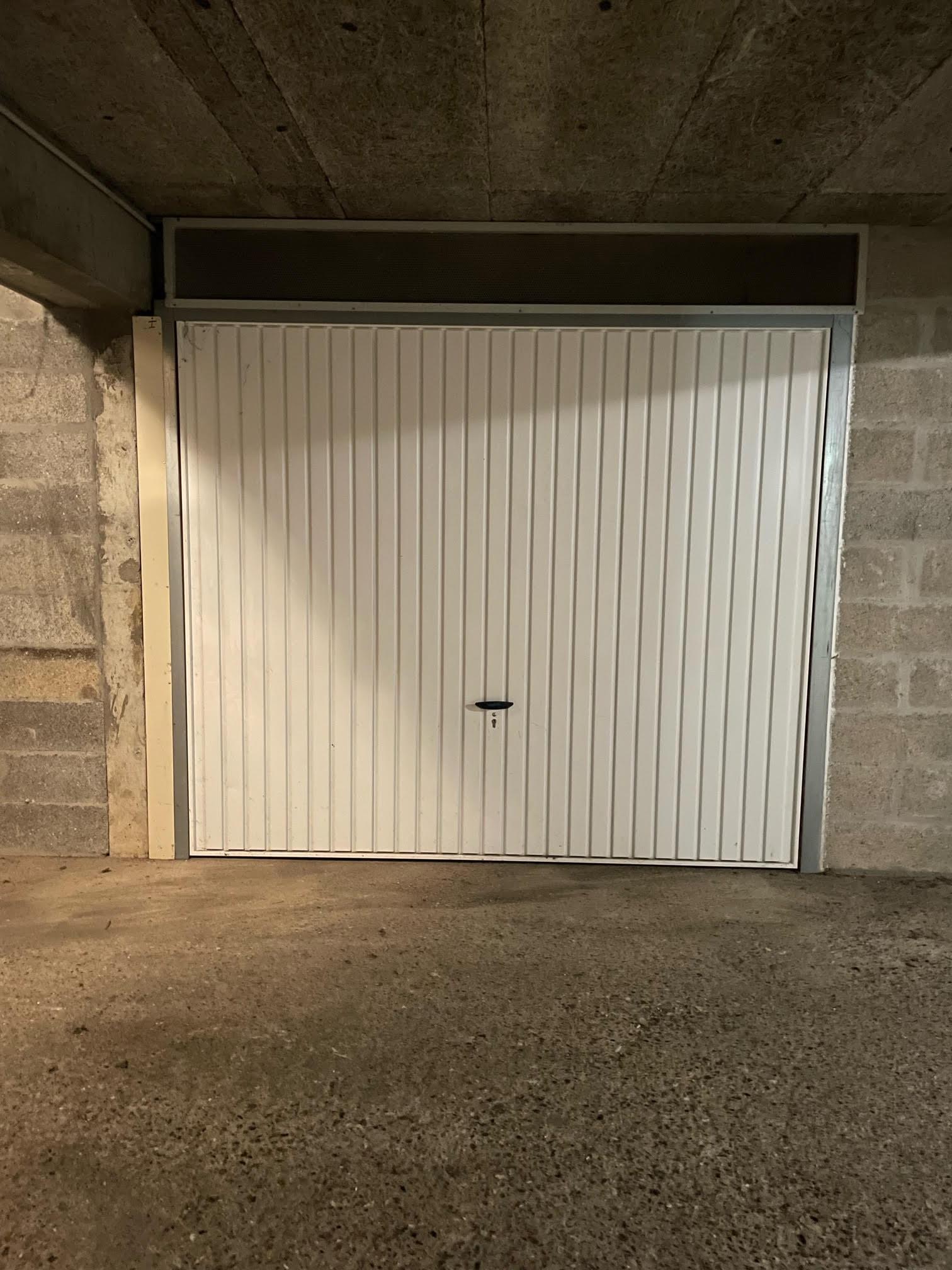 Garage fermé/15m²