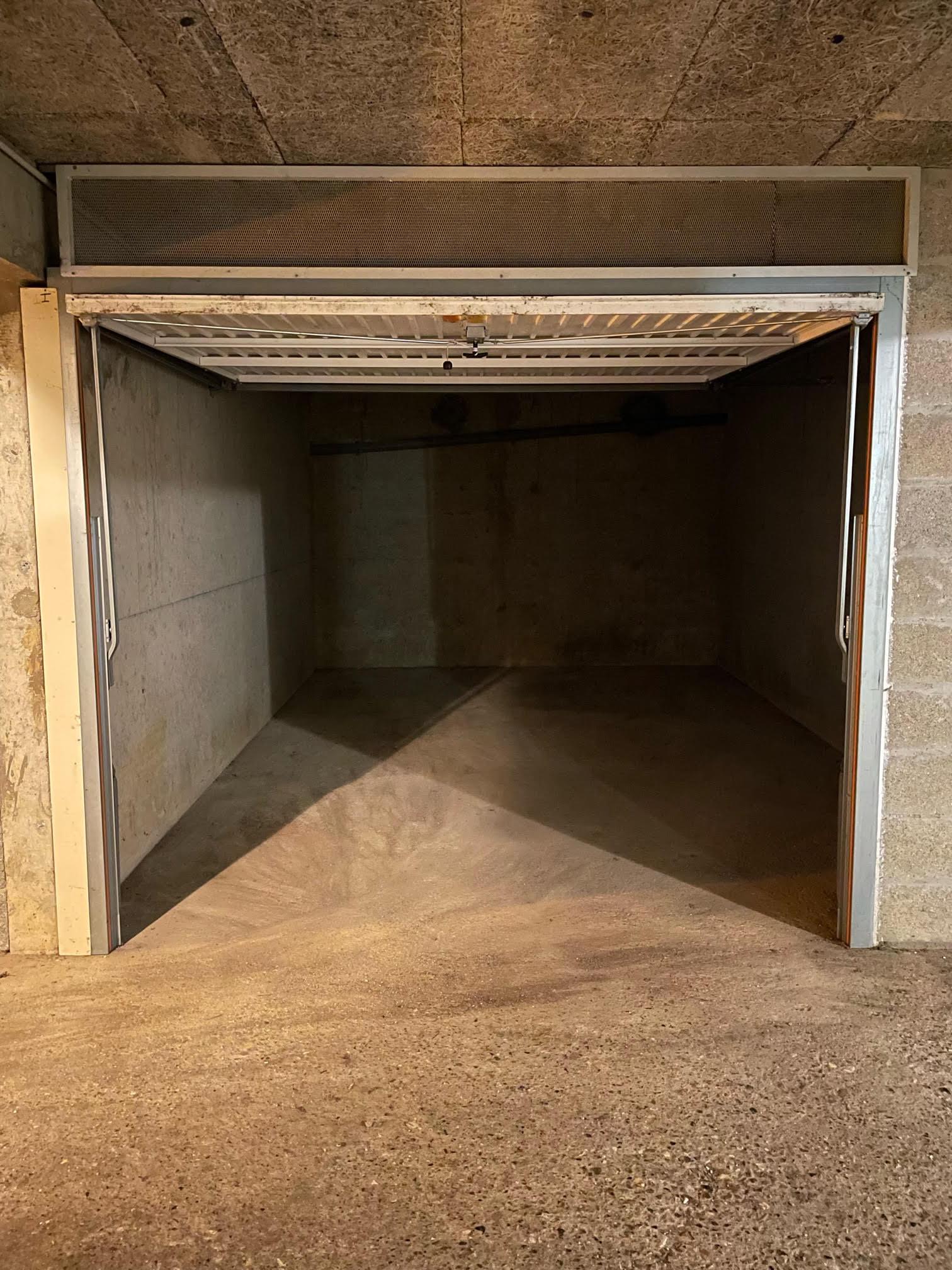 Garage fermé/15m²